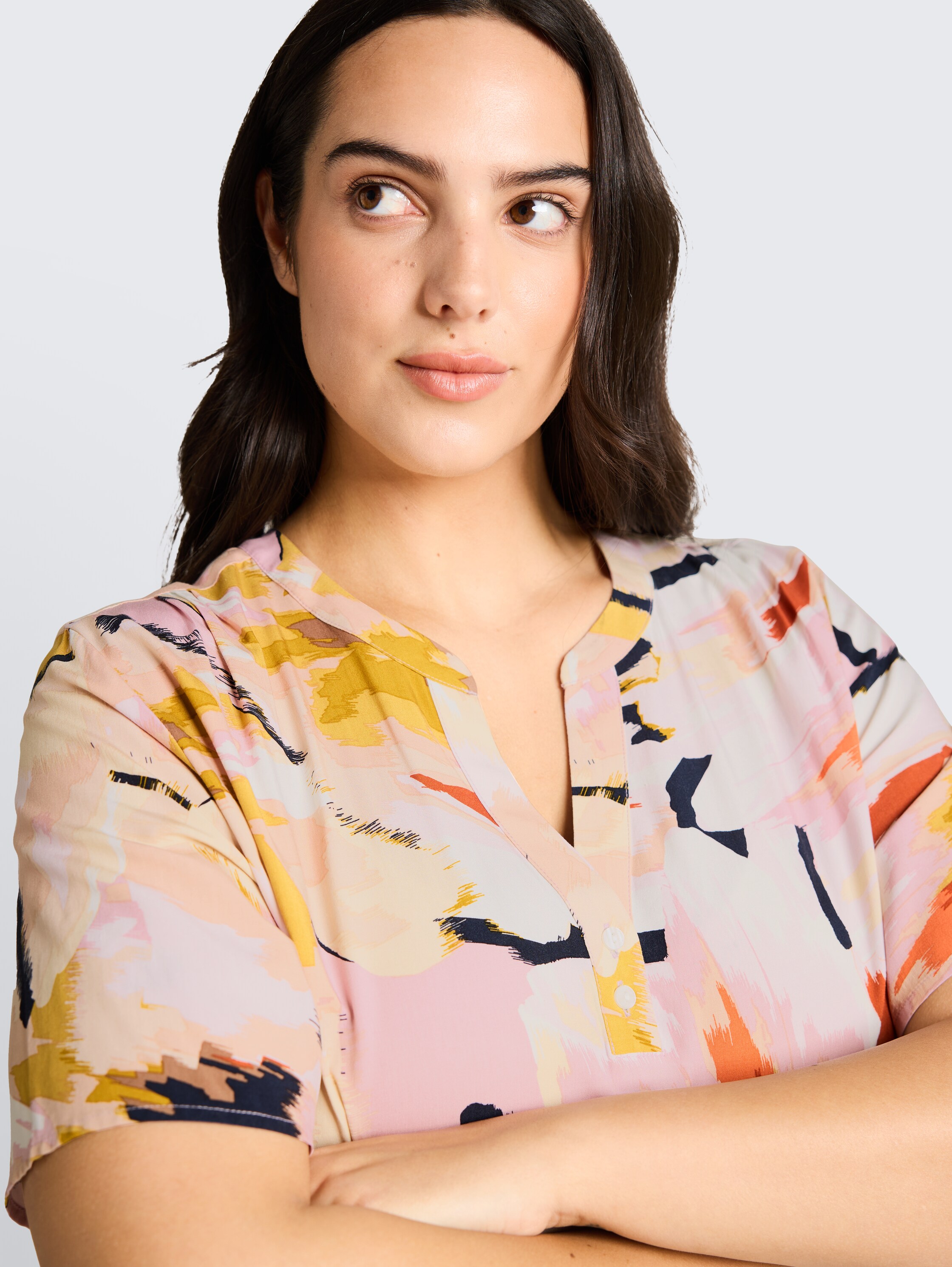 Plus Size - Patterned blouse - big_abstract_flower_print - 
