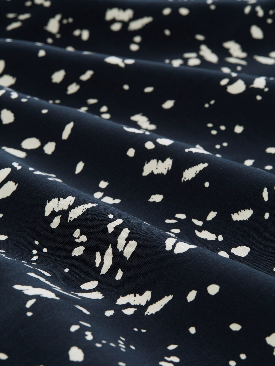 Plus Size - Bluse mit Muster - navy dot - Material-Ansicht