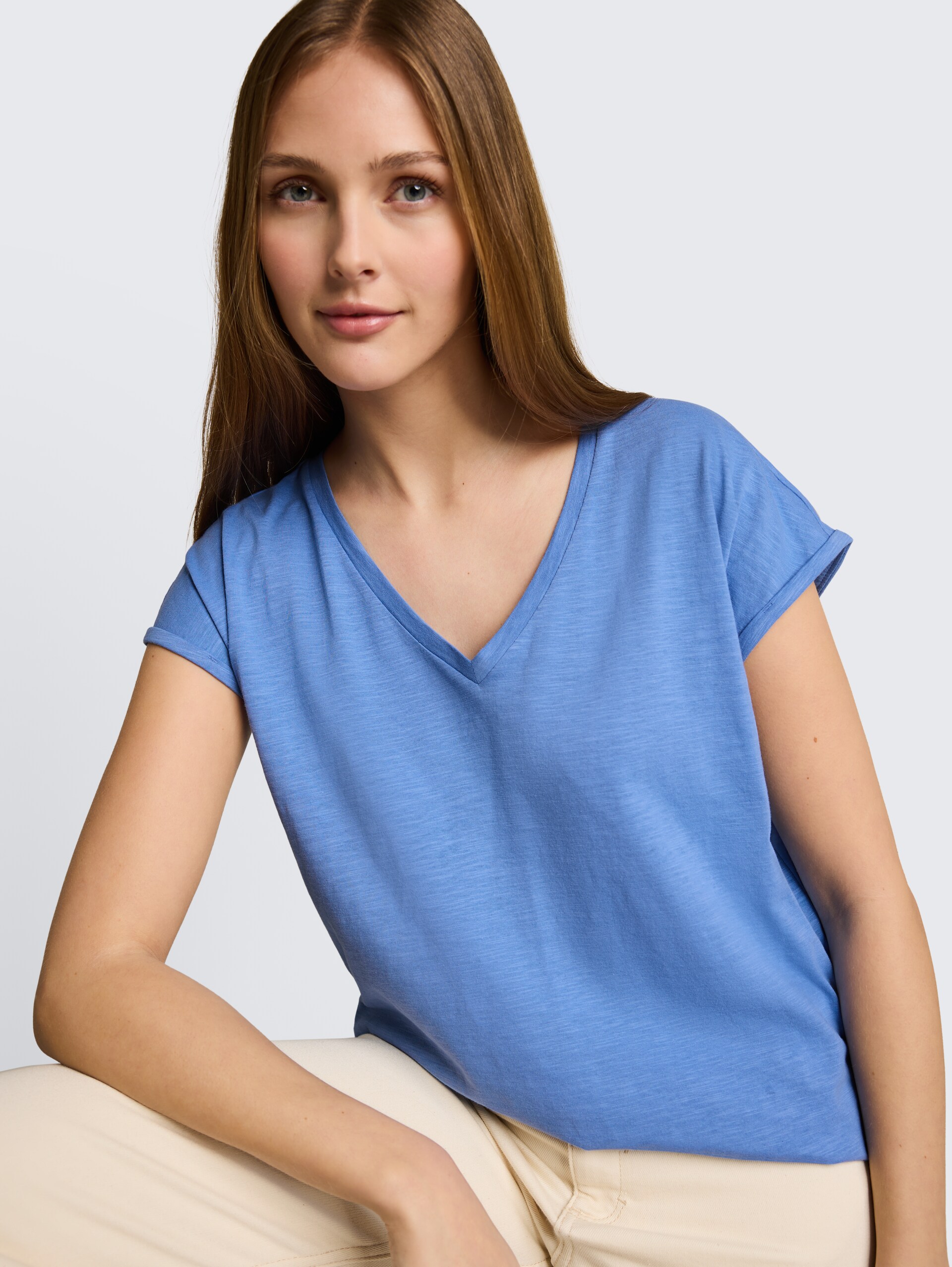 T-shirt van katoen - Bonnet Blue - Detailaanzicht model
