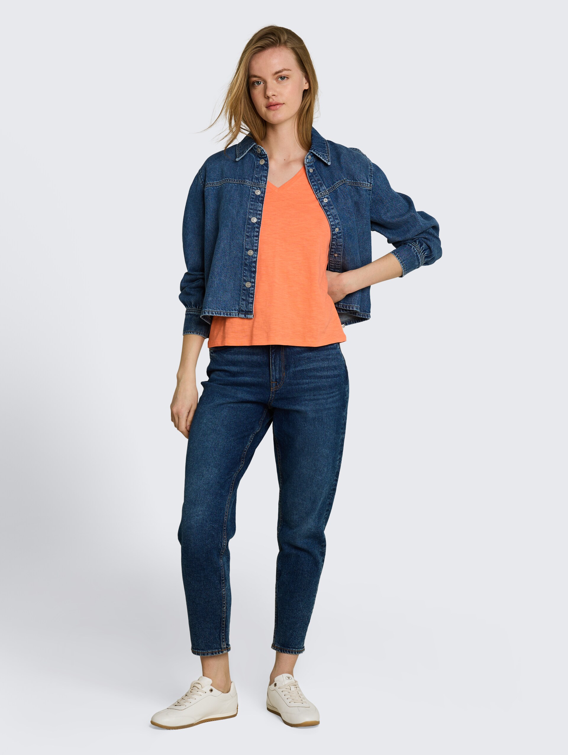 T-shirt van katoen - bright coral - Model vooraanzicht