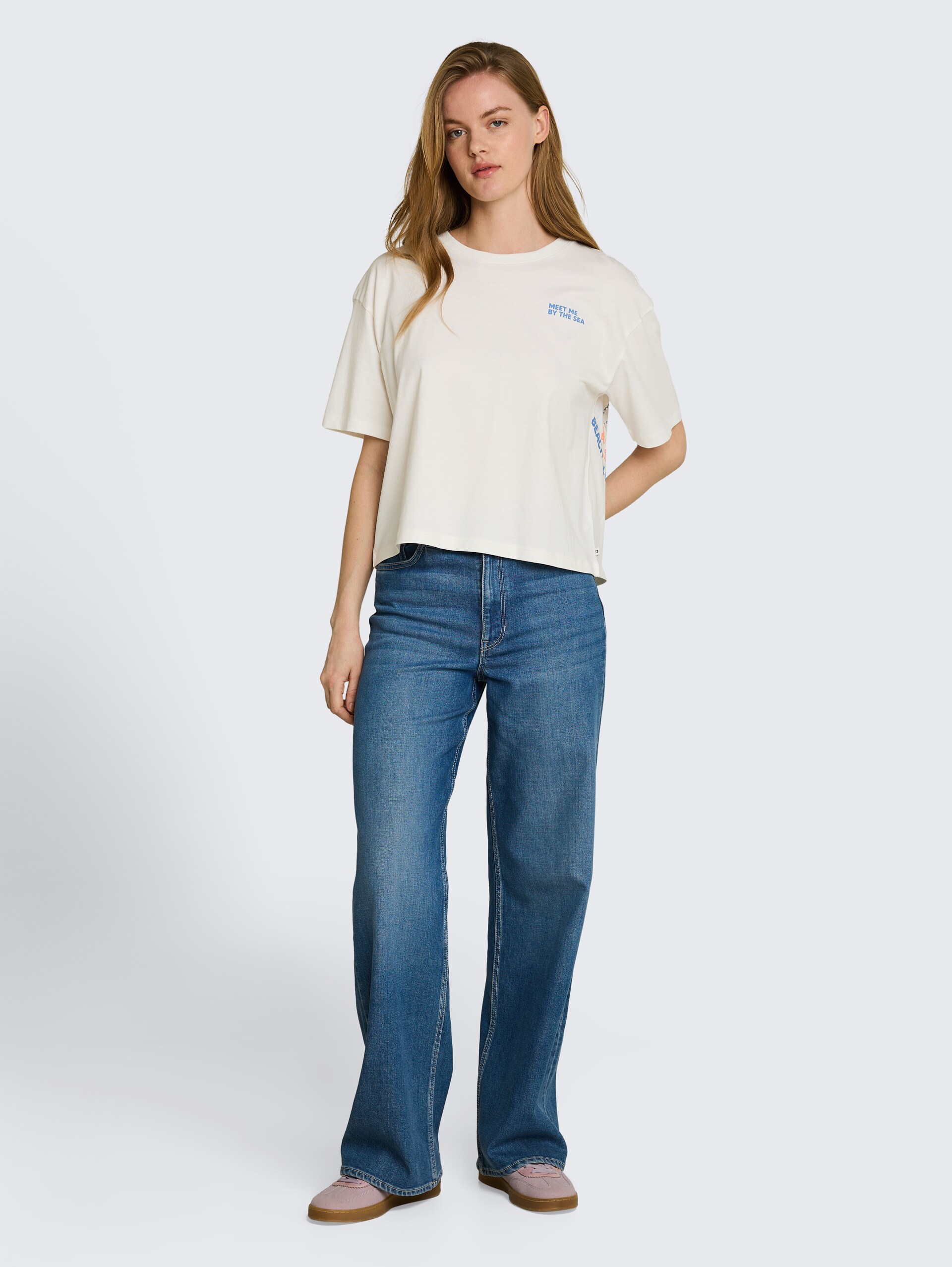 T-shirt met boxy pasvorm en print op de rug - off white - Model vooraanzicht