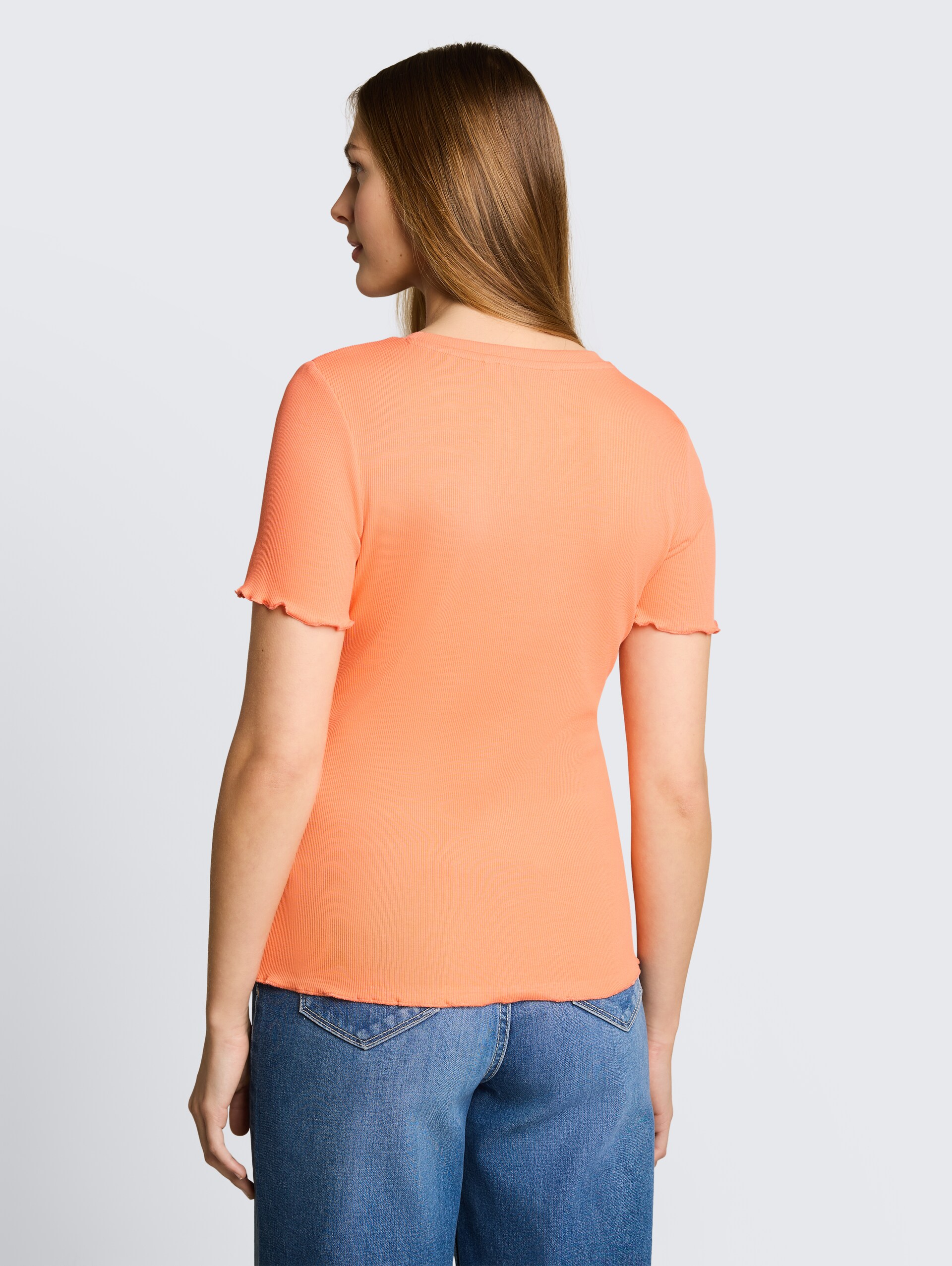 Slim fit T-shirt met ribbelstructuur - bright coral - Neklijn model-achteraanzicht
