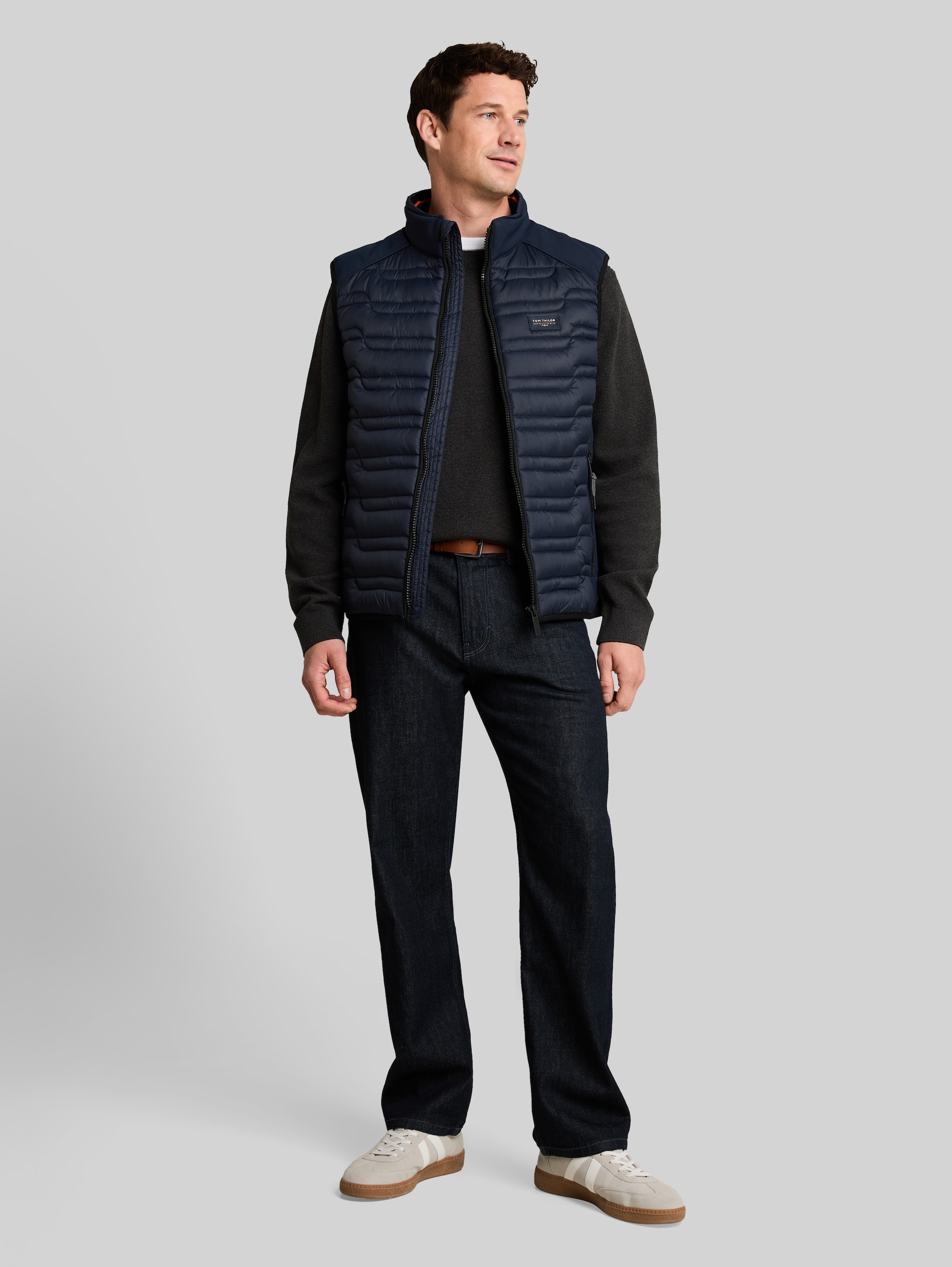 Hybrid Steppweste mit Stehkragen - sky captain blue - seitliche Model-Ansicht