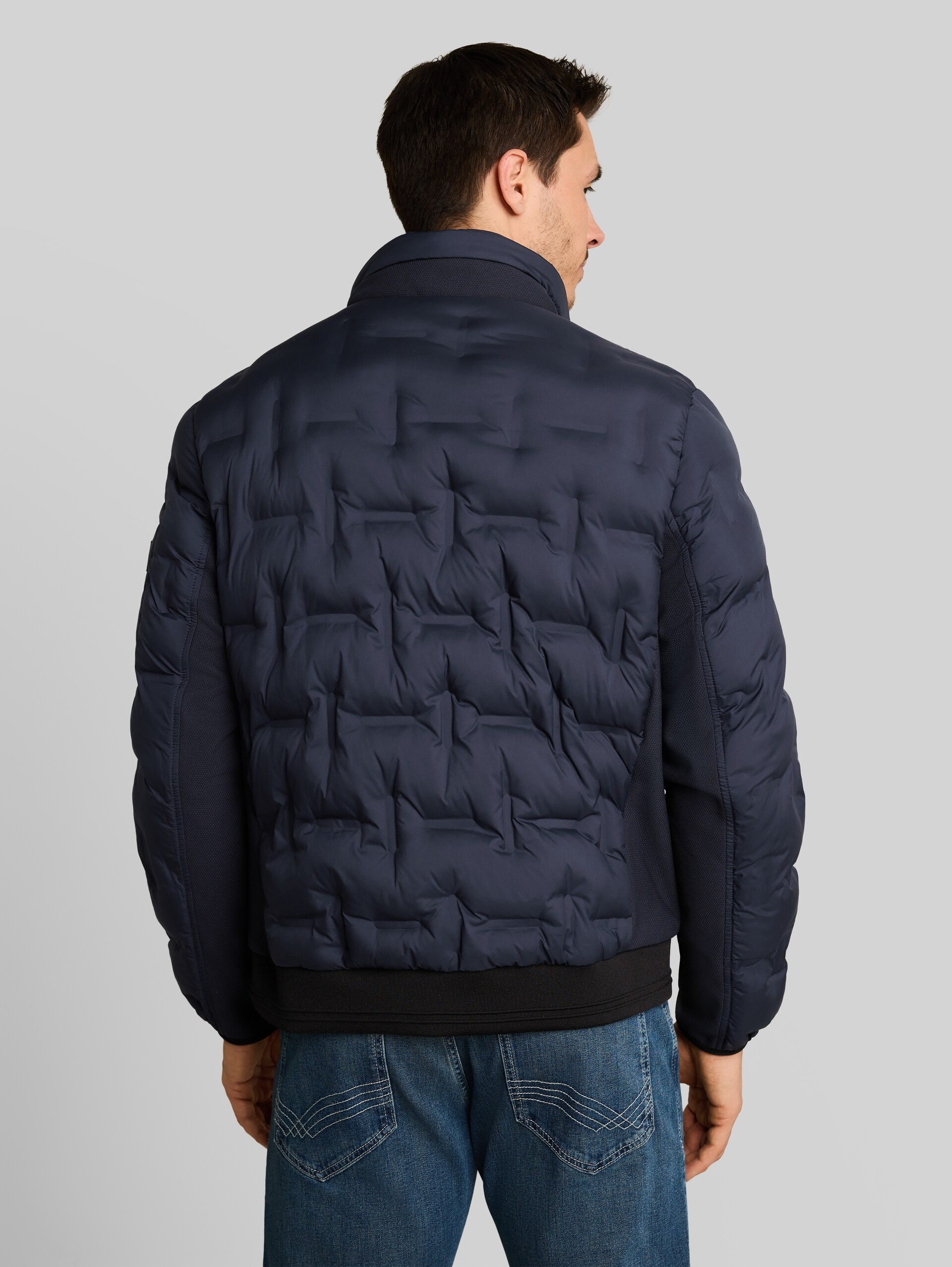 Hybride gewatteerde jas met opbergbare capuchon - sky captain blue - Model-achteraanzicht