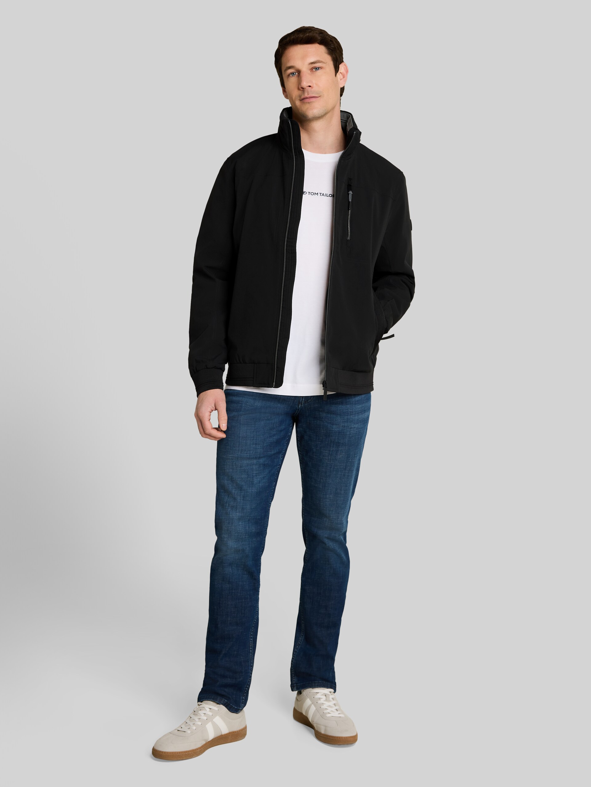Blouson met opbergbare capuchon - Black - zijaanzicht model