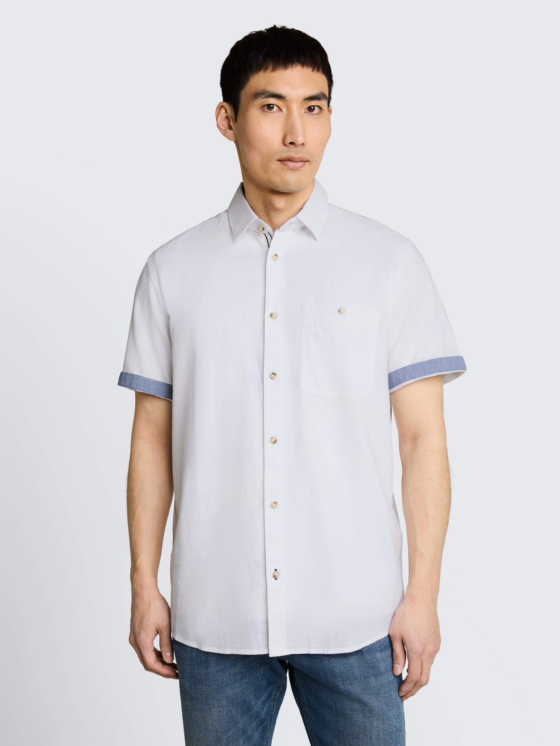Regular fit katoenen overhemd met korte mouwen - White - Nek model vooraanzicht
