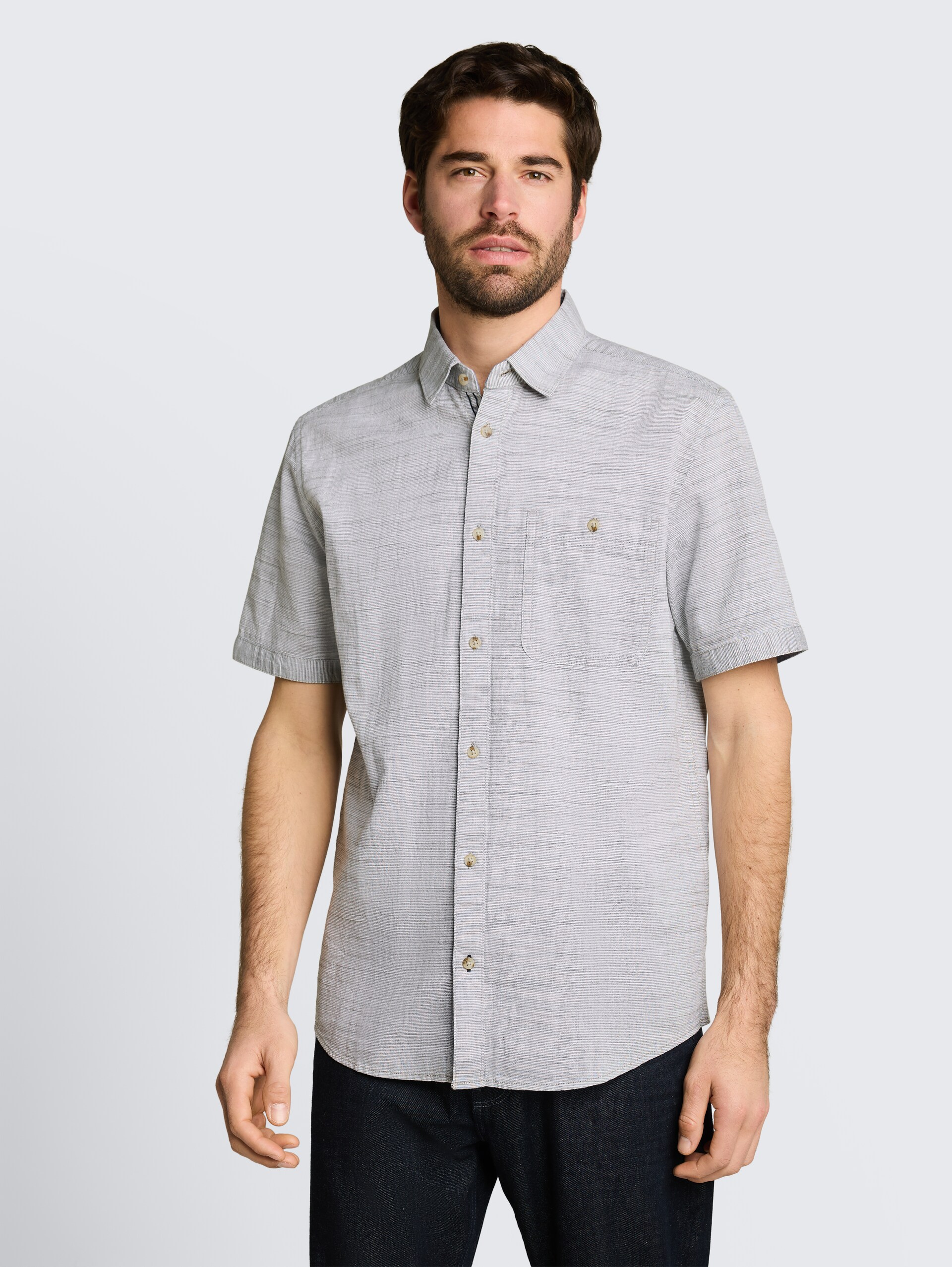 Regular fit katoenen overhemd met korte mouwen - leaf green horizontal stripe - Nek model vooraanzicht