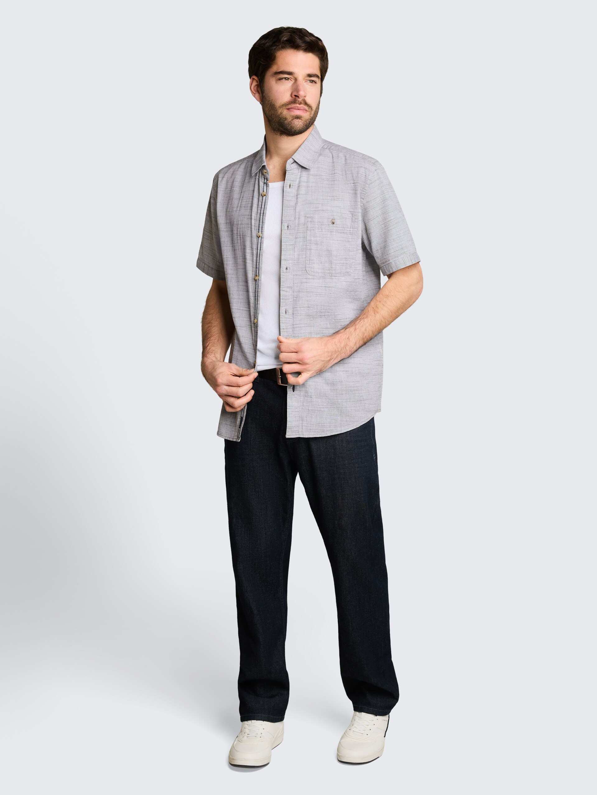 Regular fit katoenen overhemd met korte mouwen - leaf green horizontal stripe - Model vooraanzicht