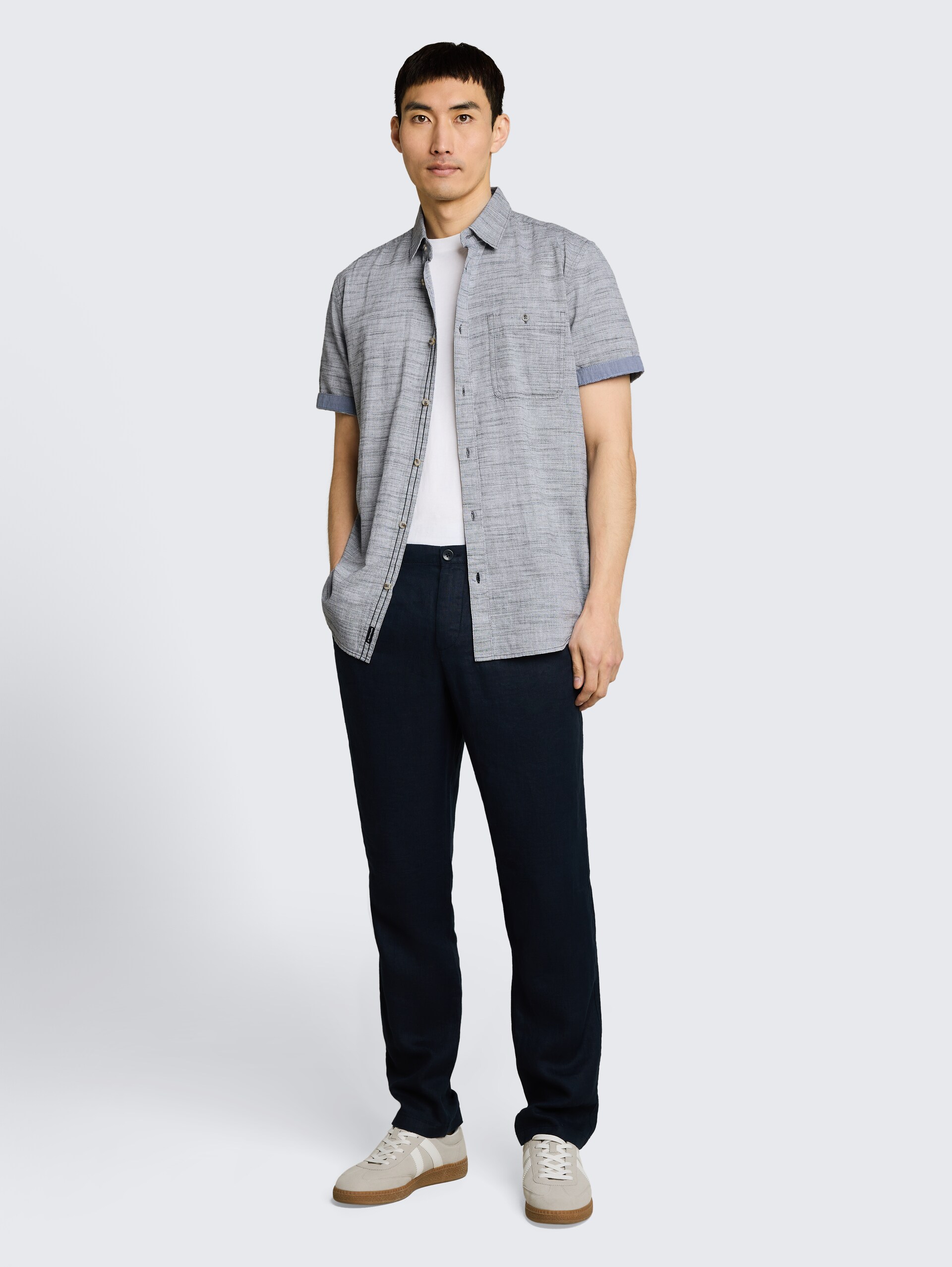 Regular Fit Kurzarmhemd aus Baumwolle - navy horizontal stripe - Model-Vorderansicht