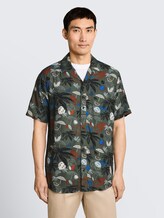 Regular fit resort-overhemd met korte mouwen van viscose - leaf green beach design - Nek model vooraanzicht