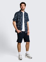 Regular fit overhemd met korte mouwen en patroon - navy irregular design - Model vooraanzicht