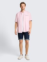 Regular fit overhemd met korte mouwen en opstaande kraag - red white small stripe - Model vooraanzicht