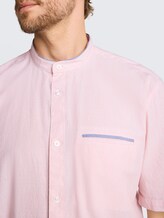 Regular fit overhemd met korte mouwen en opstaande kraag - red white small stripe - Detailaanzicht model