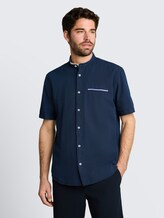 Regular Fit Kurzarmhemd mit Stehkragen - navy small stripe - Ausschnitt Model-Vorderansicht