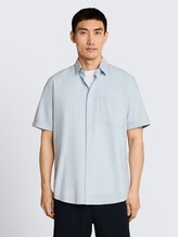 Regular fit overhemd met korte mouwen en borstzak - light blue structure - Nek model vooraanzicht