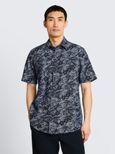 Regular fit overhemd met korte mouwen en patroon - navy palm hibiscus design - Nek model vooraanzicht