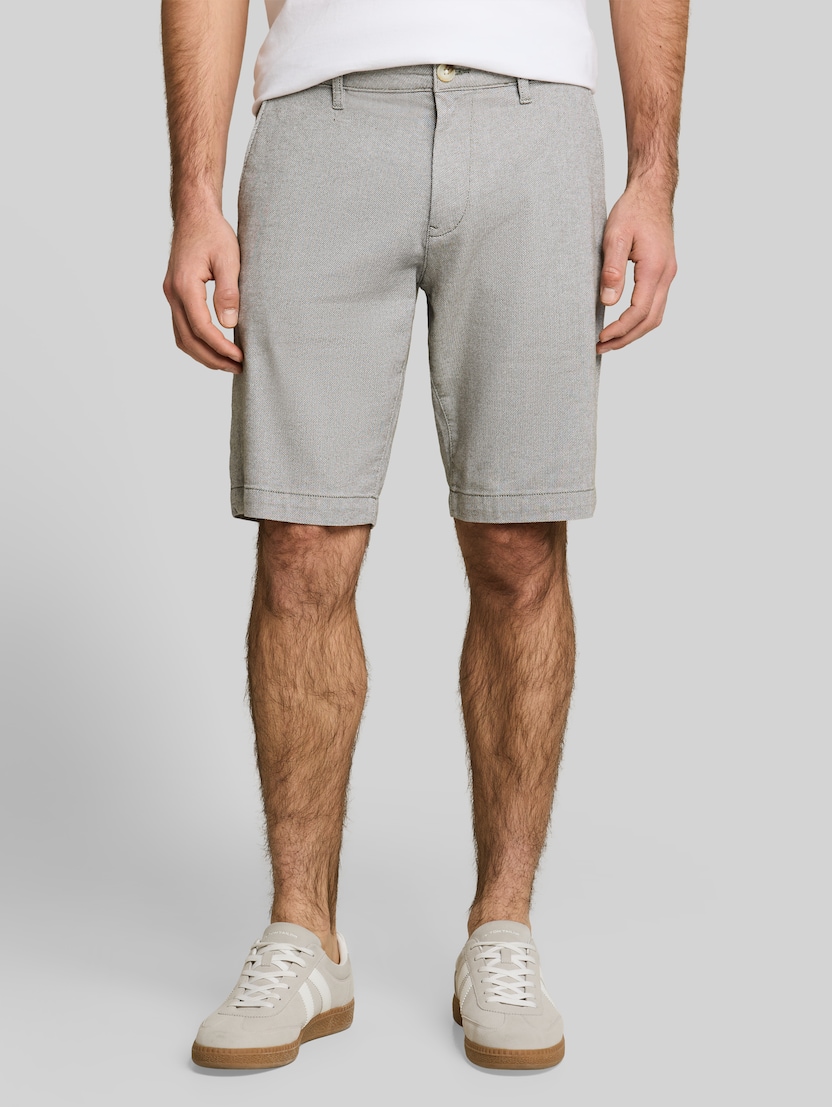 Chino Shorts mit Stretch von Men, deep leaf green structure