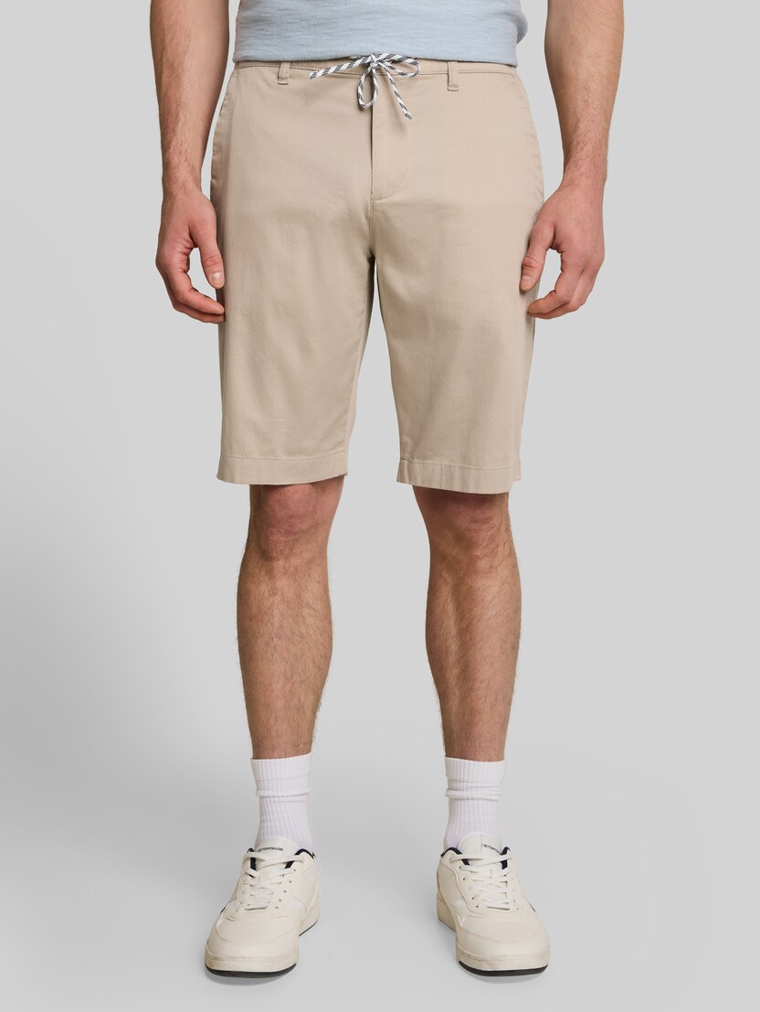 Chino Shorts mit Kordelzug von Men, Cashew Beige