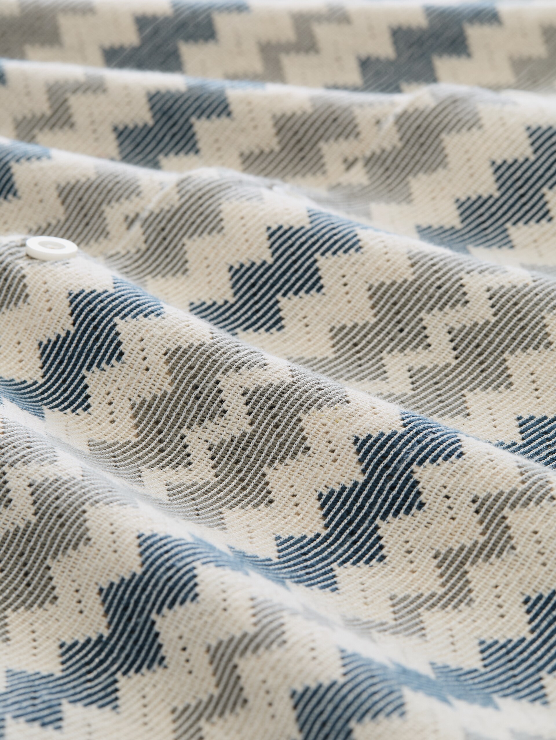 Loose Fit Resort Kurzarmhemd in Häkel-Optik - green white zick zack stripe - Material-Ansicht
