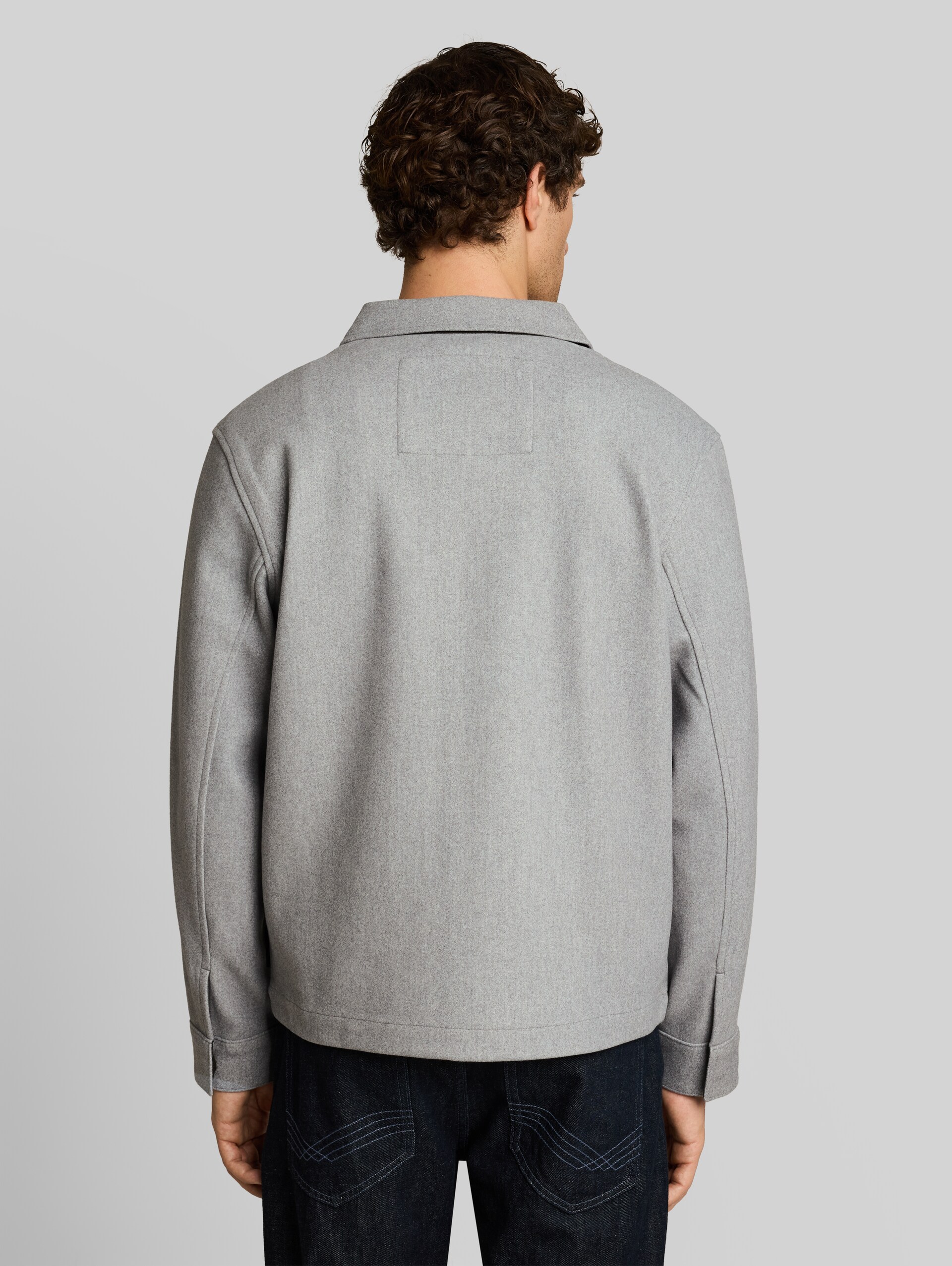 Relaxed Fit Jacke mit Druckknöpfen - medium silver grey melange - Model-Rückansicht