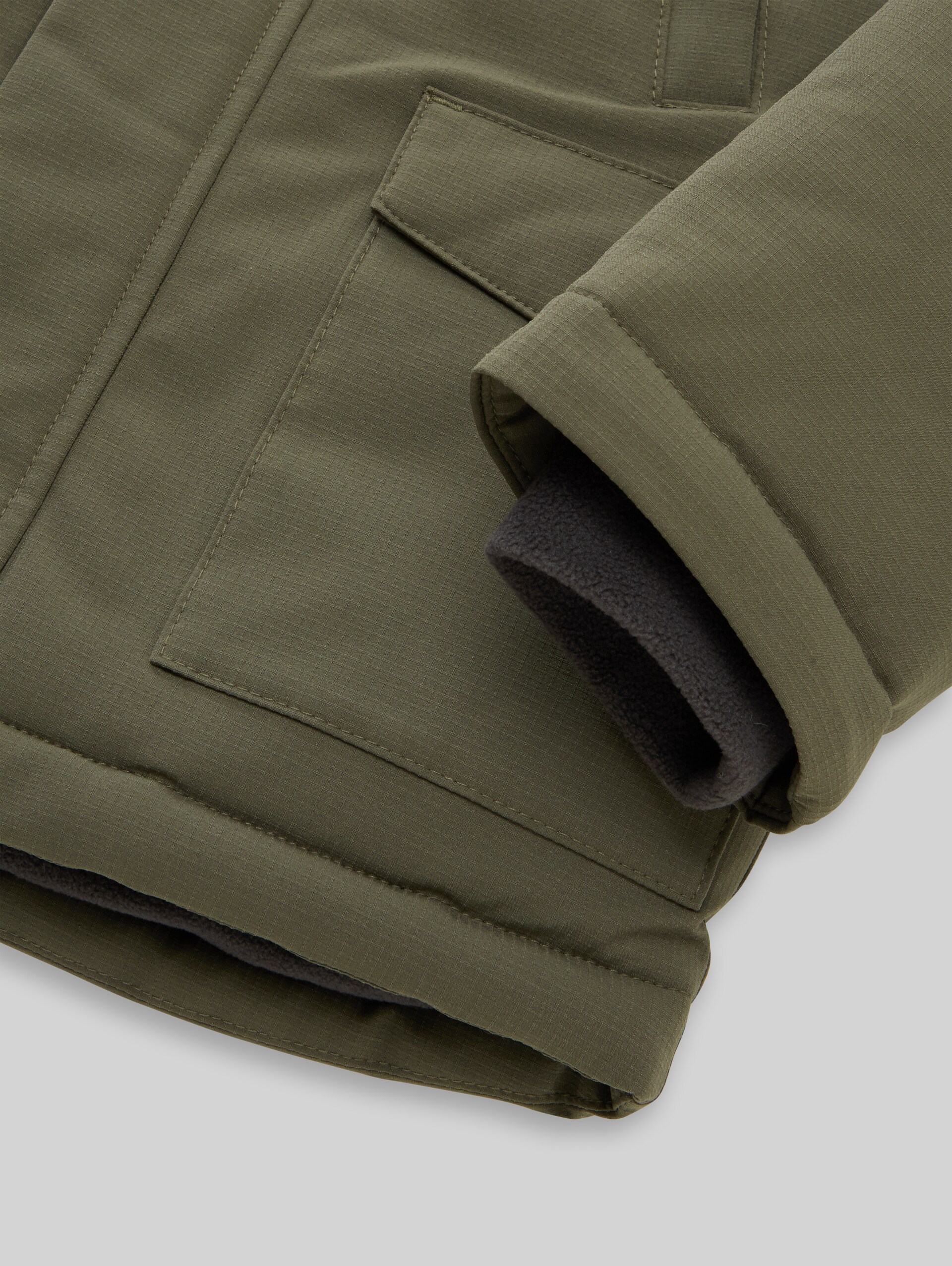 Arctic Parka aus wasserabweisendem Material - urban olive green - Detail-Model-Ansicht