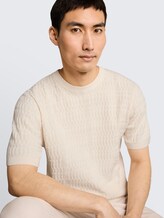 Strickpullover mit Rippstruktur - Gardenia White - Detail-Model-Ansicht