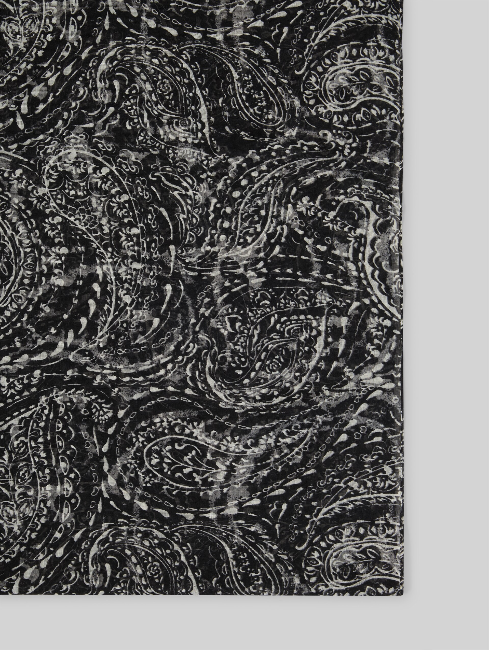 Loop-Schal mit Muster - black paisley - Material-Ansicht
