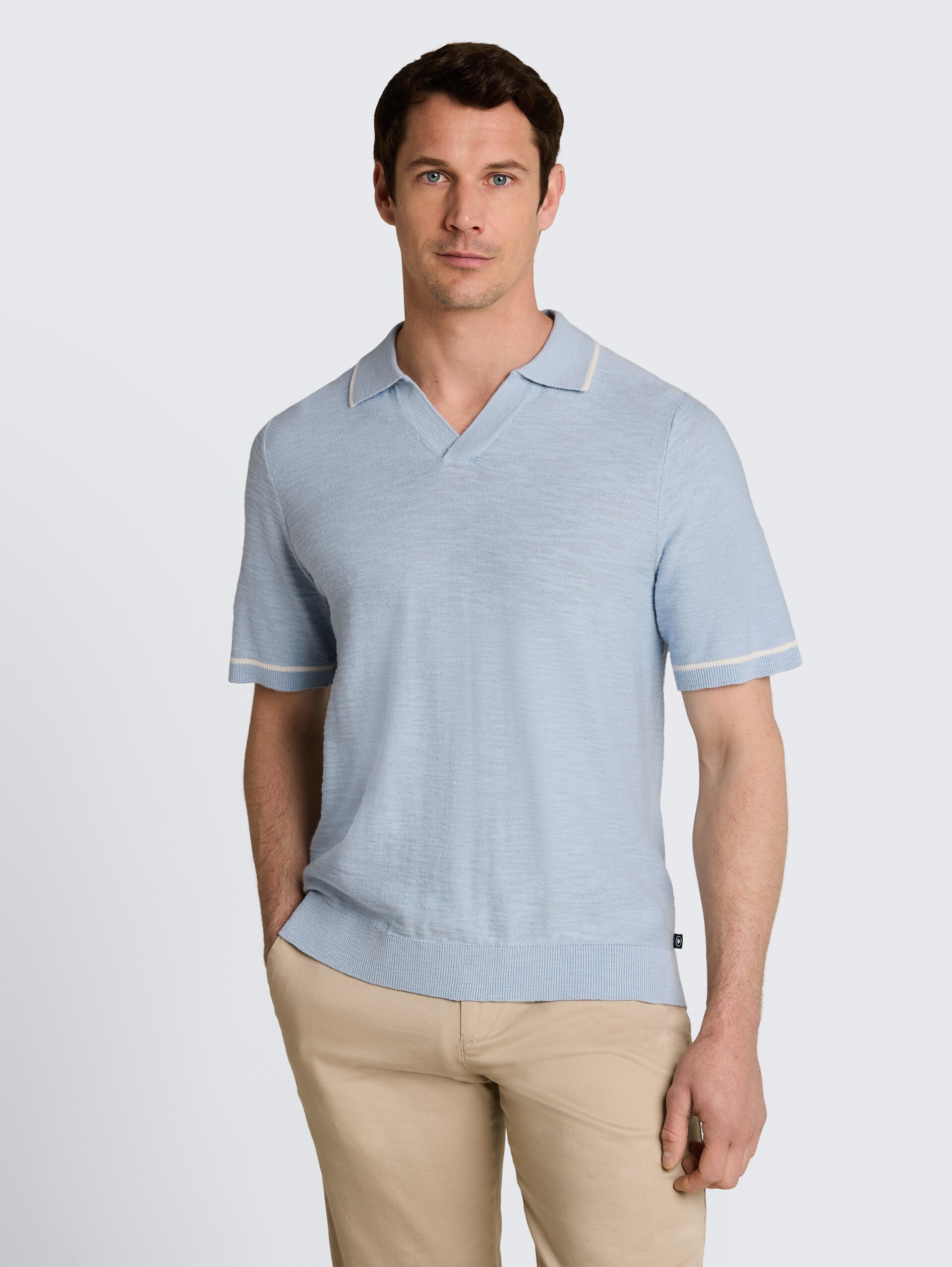 Gebreid poloshirt van katoen - light blue grey - Nek model vooraanzicht