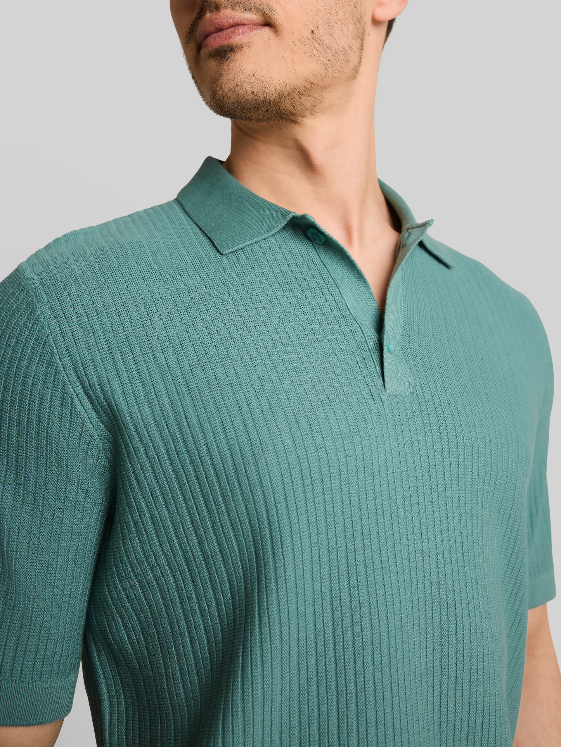 Knitted cotton polo shirt - Mineral Stone Blue - Detail model view