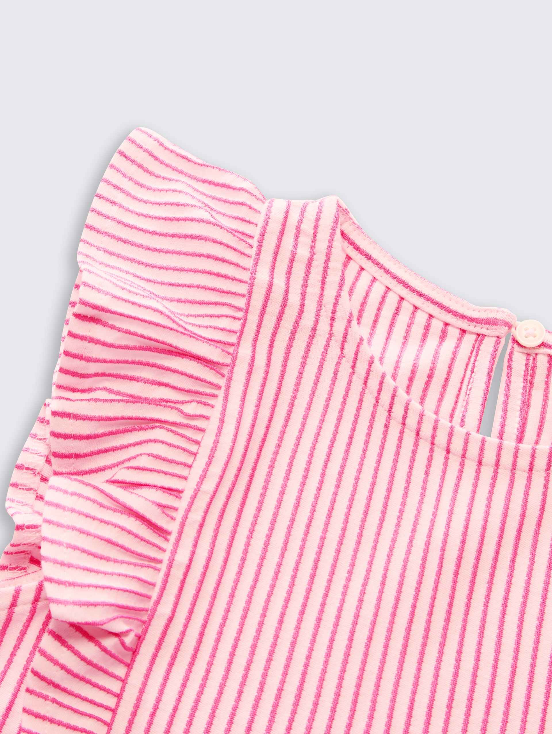 Mini-Kleid mit Streifenmuster - vertical pink white stripe - Detail-Model-Ansicht