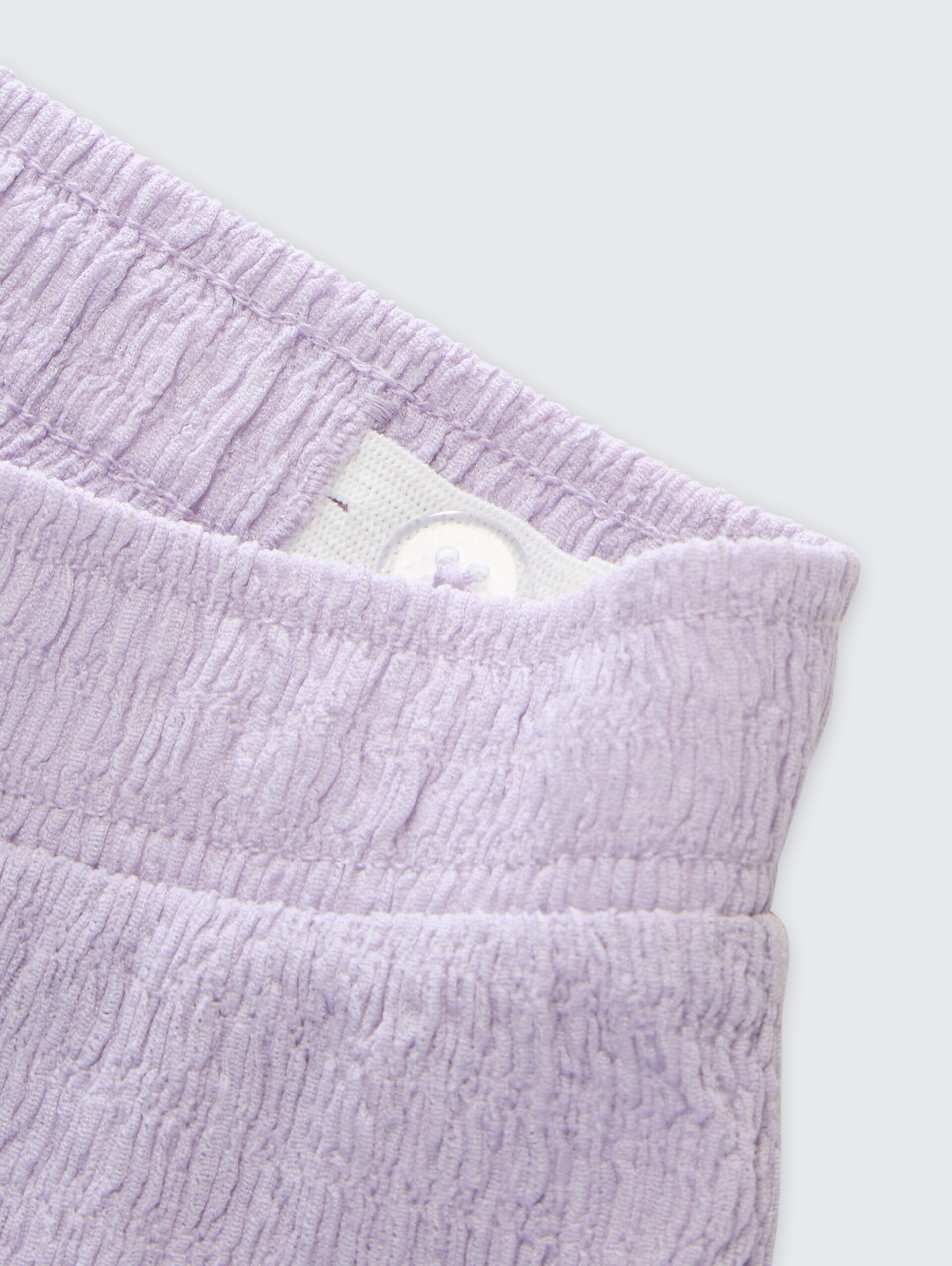 Wide leg broek met structuur - cool lilac - Detailaanzicht model
