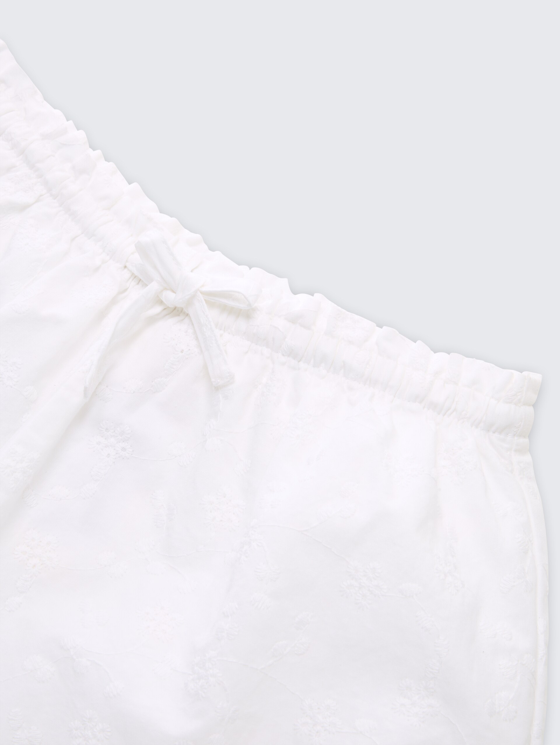 Korte broek met borduursel - White - Detailaanzicht model
