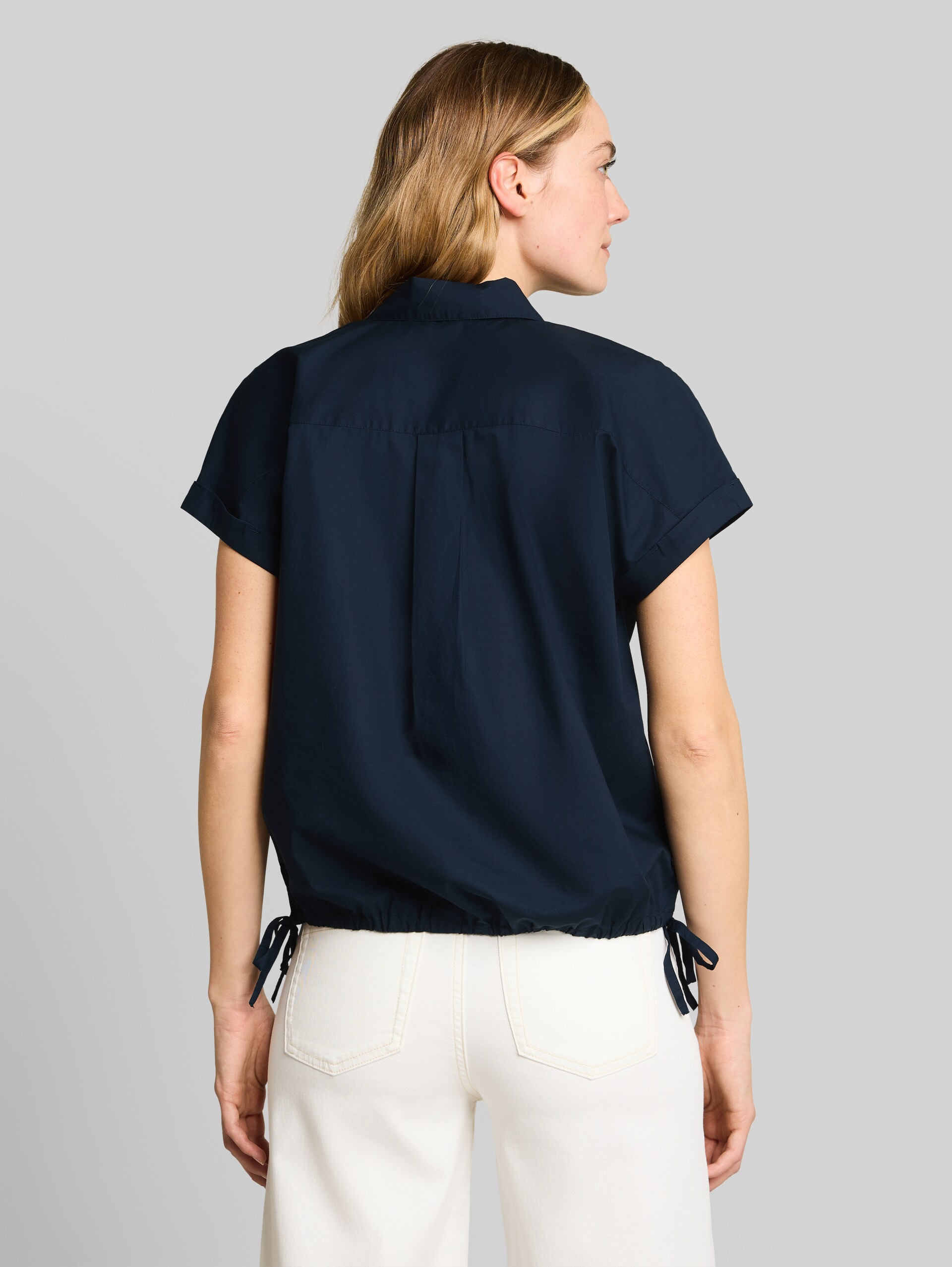 Blouse ample en popeline - sky captain blue - Découpe Vue arrière du modèle