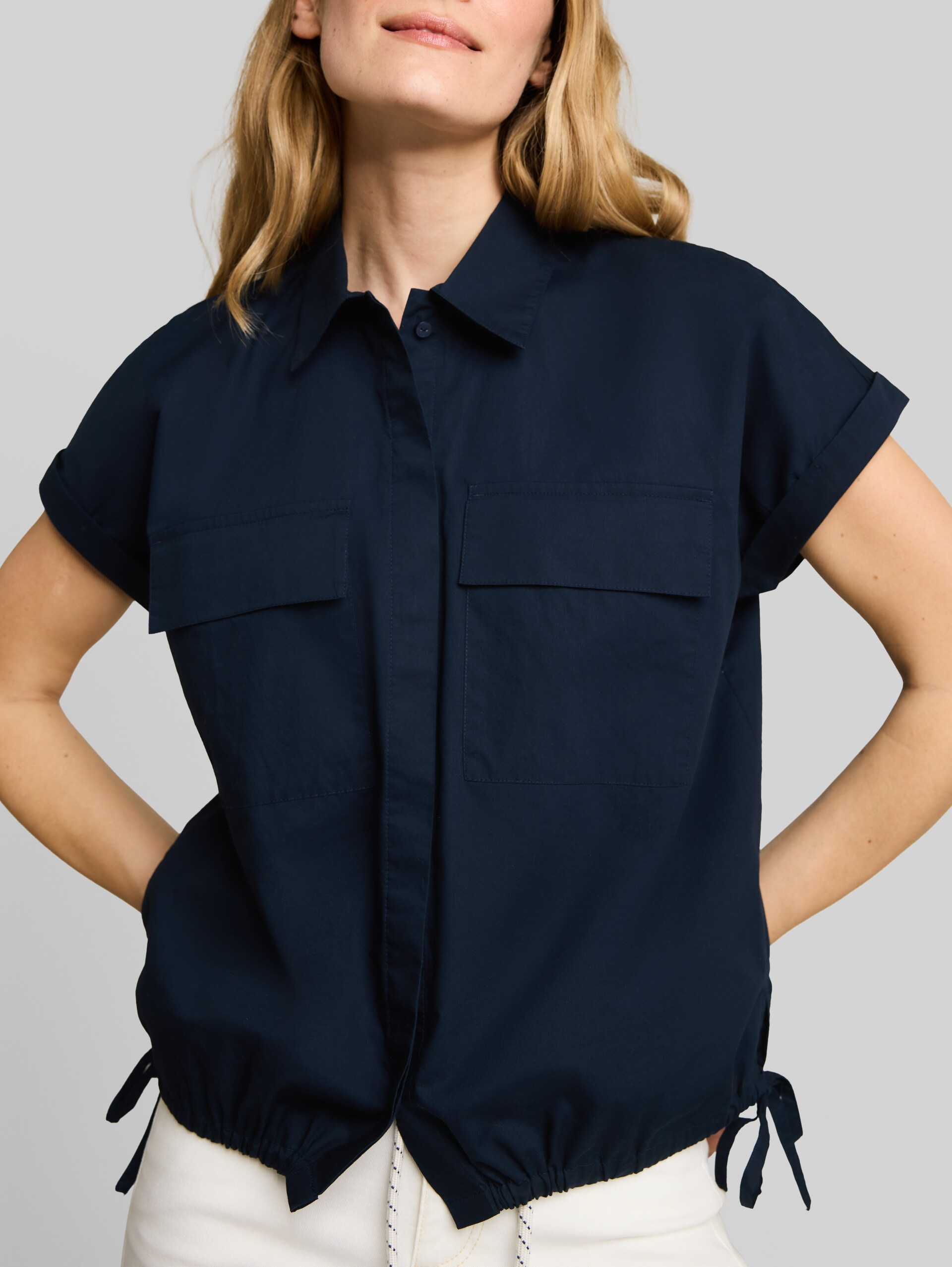 Blouse ample en popeline - sky captain blue - Vue détaillée du modèle
