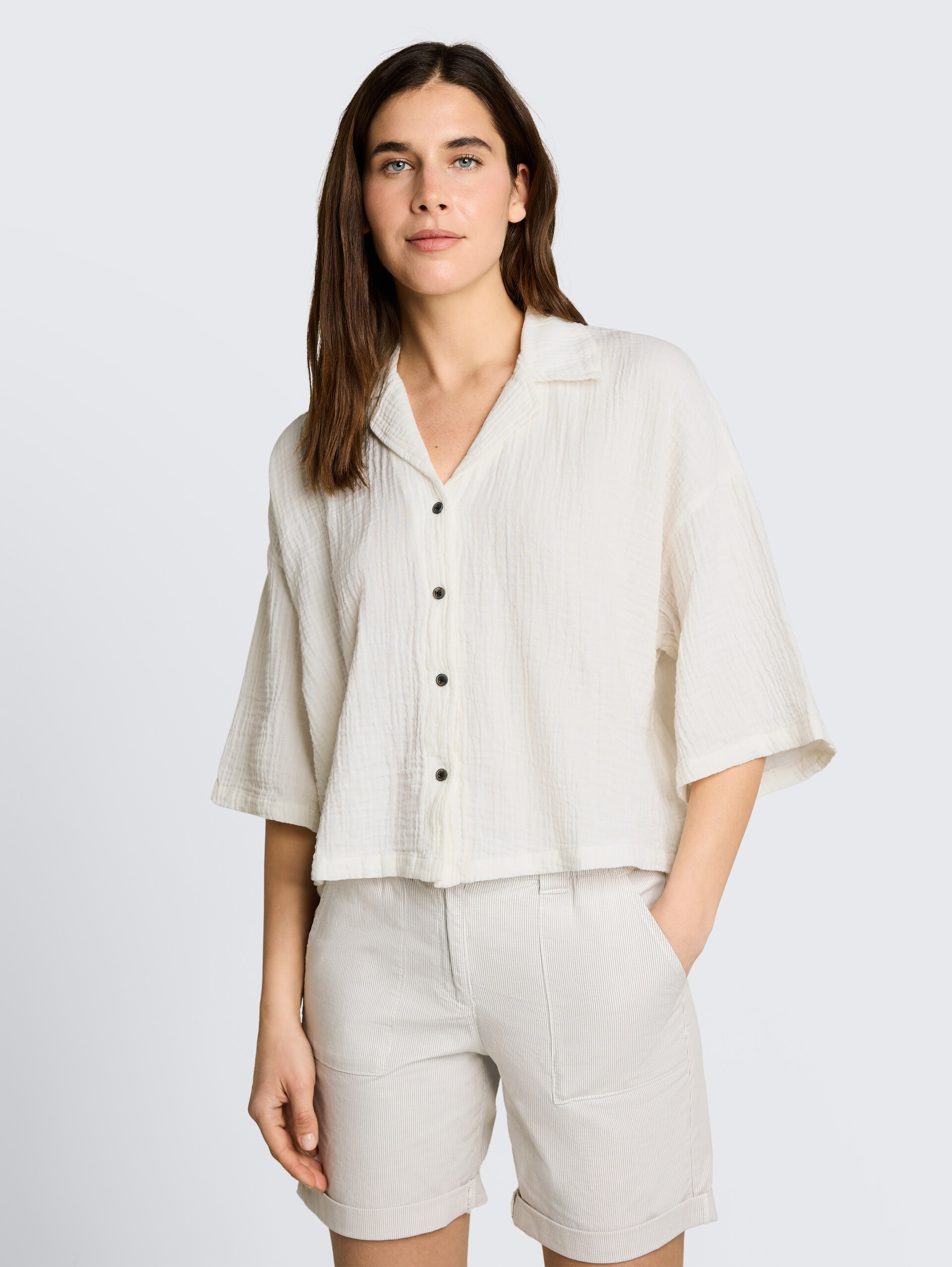Oversized mousseline blouse van katoen - Whisper White - Nek model vooraanzicht