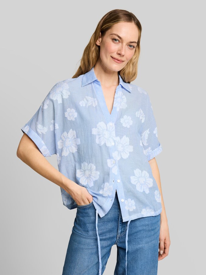 Oversize Bluse mit Blumenmuster von Women, blue flower dobby