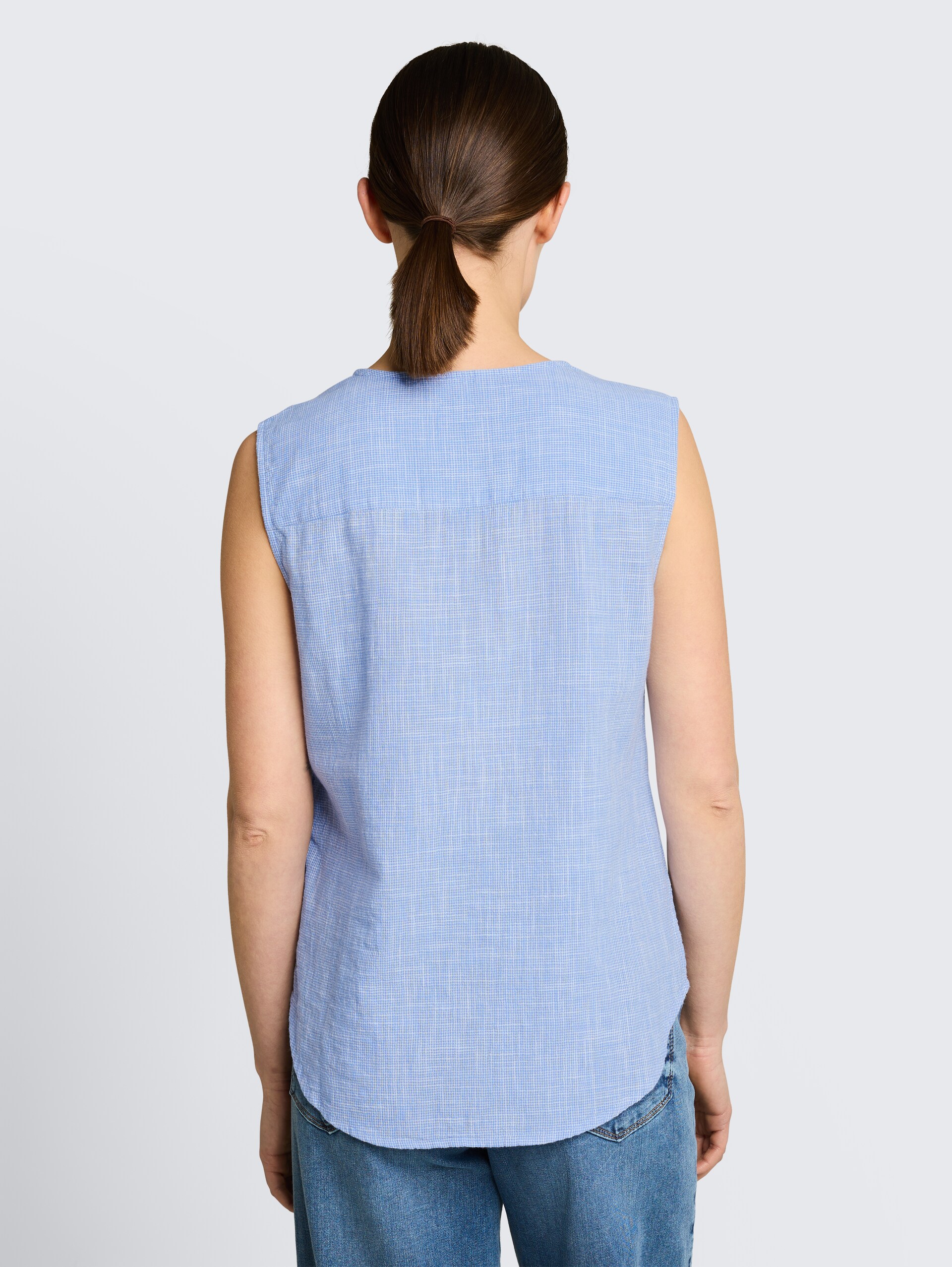 Blouse van katoen - dreamy blue - Neklijn model-achteraanzicht