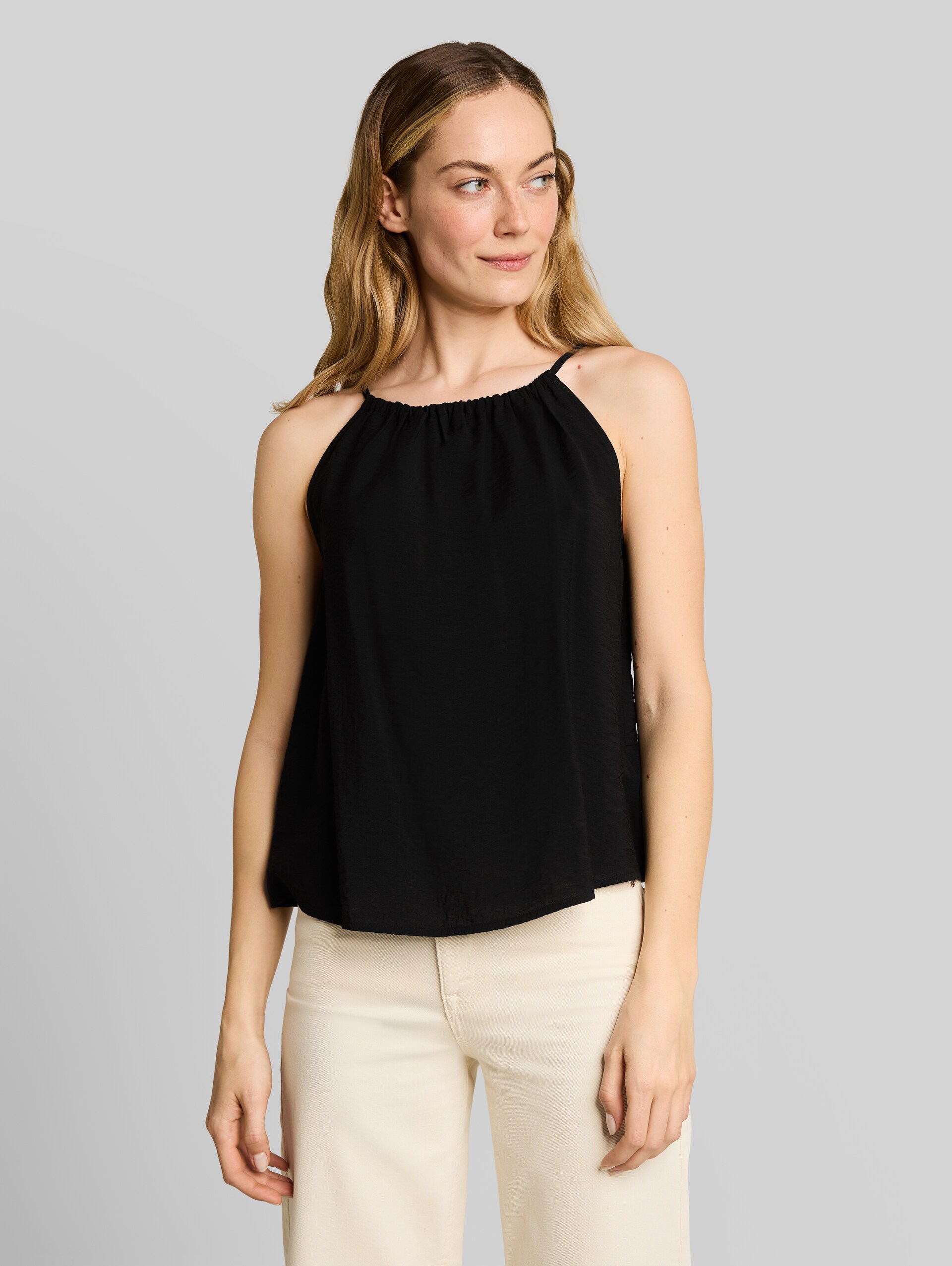 Blouse top with gathers - deep black - Neckline model front view