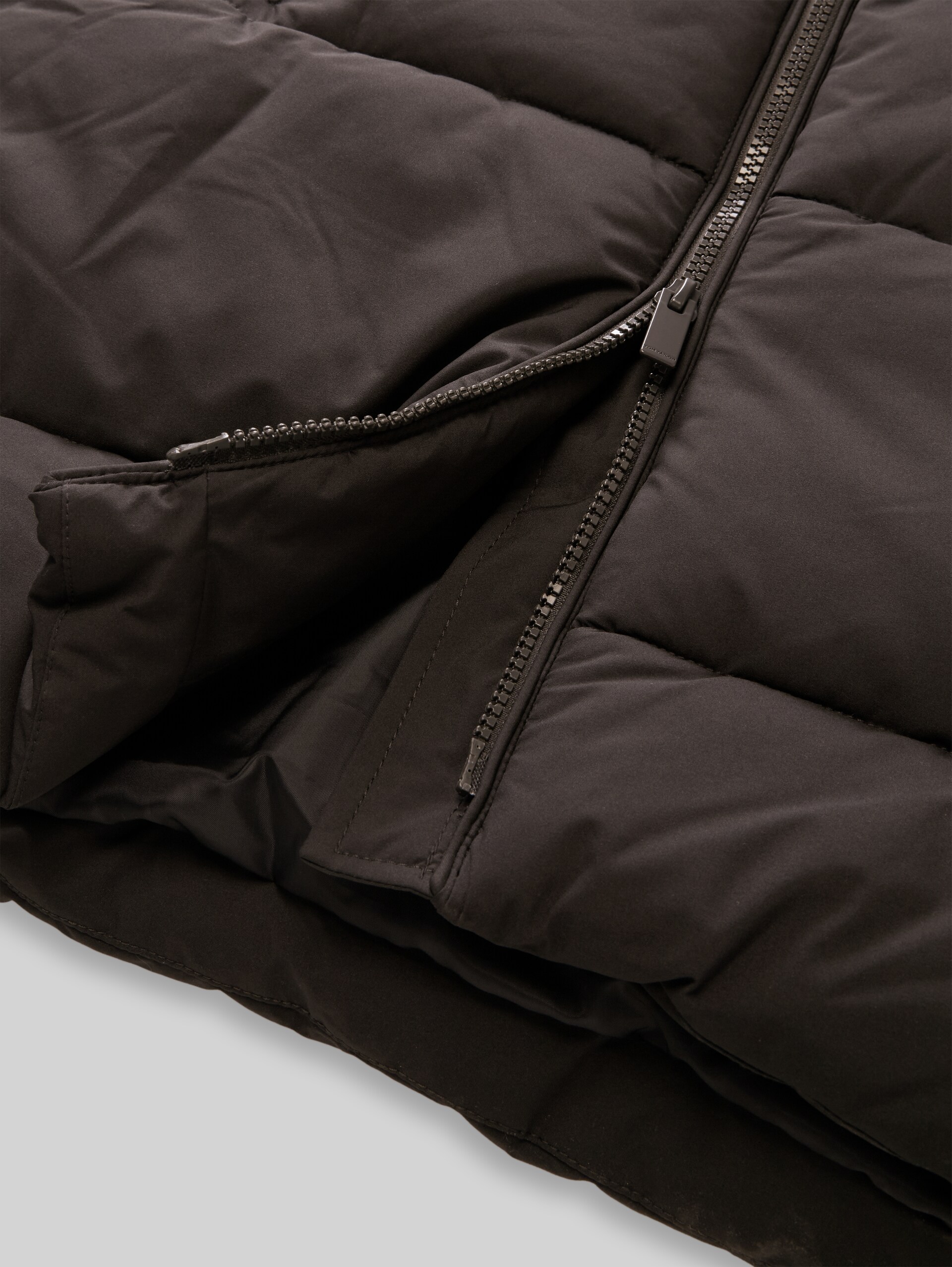 Manteau matelassé avec capuche amovible - Coal Mine Grey - Vue détaillée du modèle