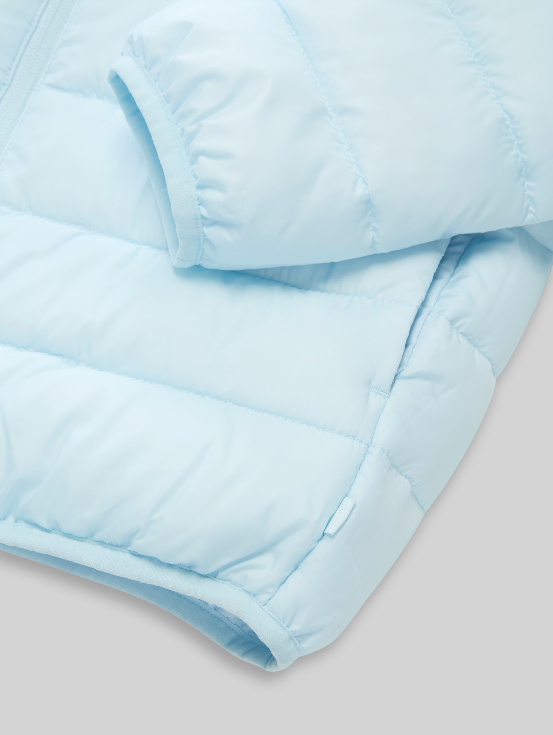 Lightweight Steppjacke mit Kapuze - new breeze blue - Detail-Model-Ansicht