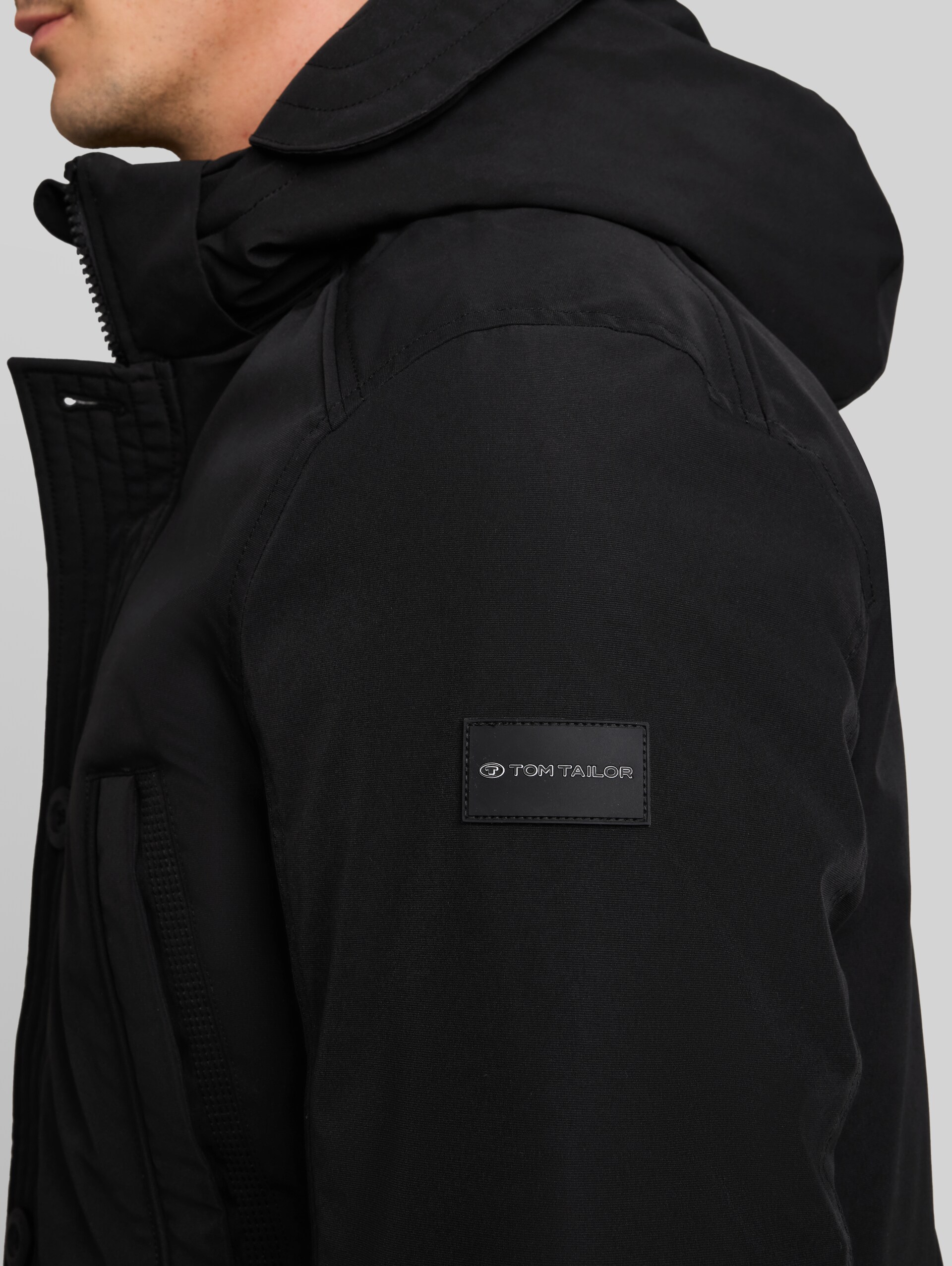 Arctic Parka mit abnehmbarer Kapuze - Black - Detail-Model-Ansicht
