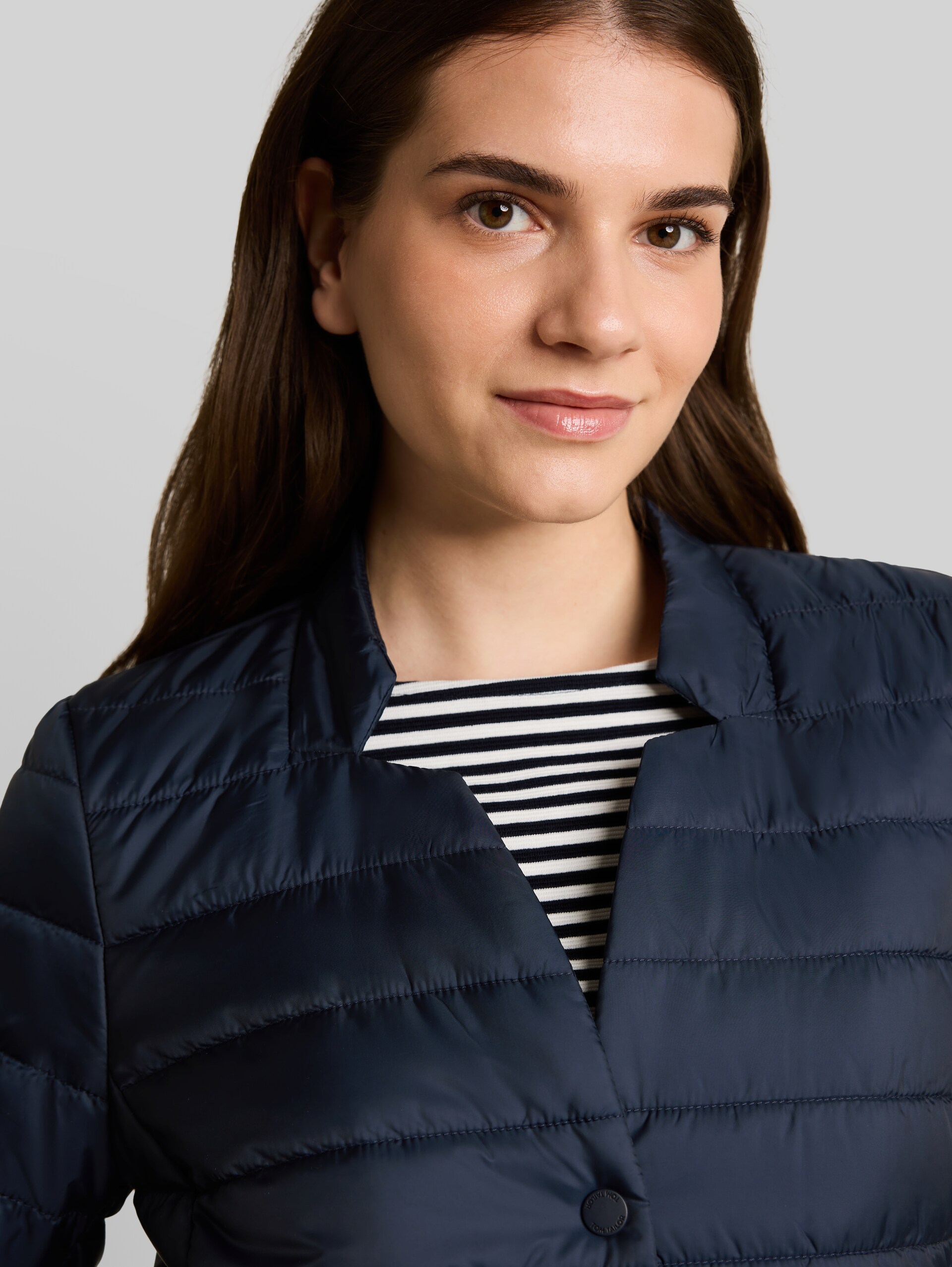 Lightweight Steppjacke mit Knopfleiste - sky captain blue - Detail-Model-Ansicht