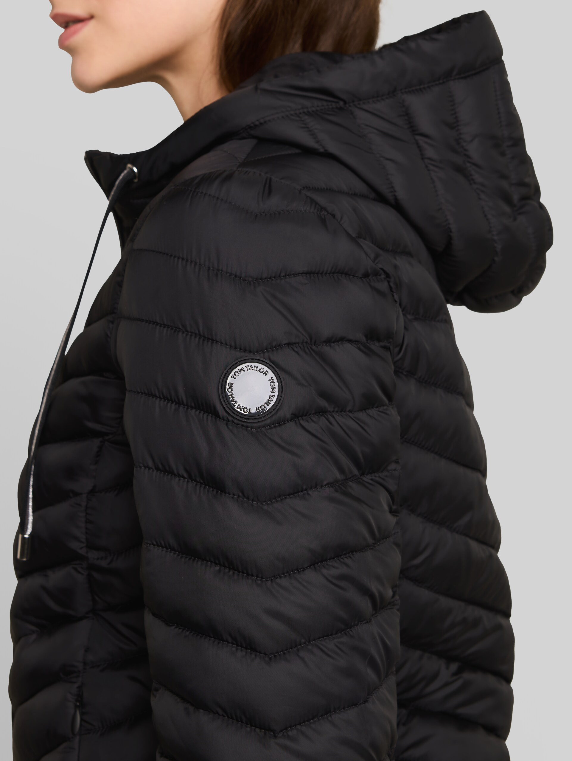 Lightweight Steppjacke mit Kapuze - deep black - Detail-Model-Ansicht