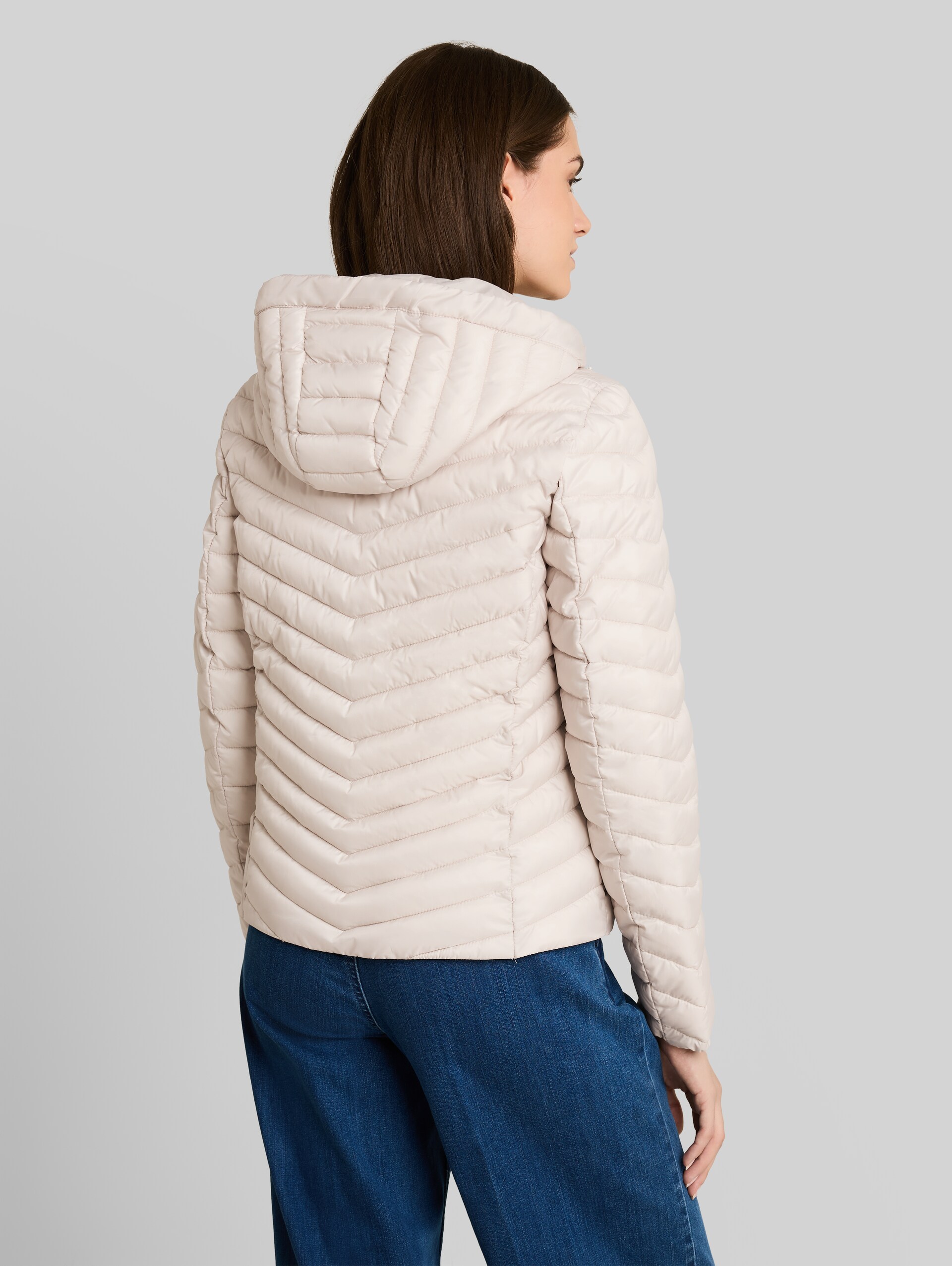 Veste matelassée légère à capuche - cold beige - Vue arrière du modèle