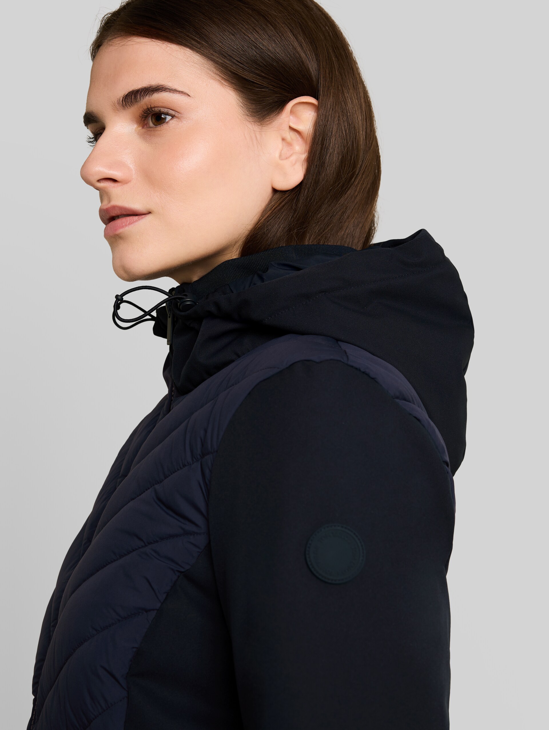 Hybrid Steppjacke mit Kapuze - sky captain blue - Detail-Model-Ansicht