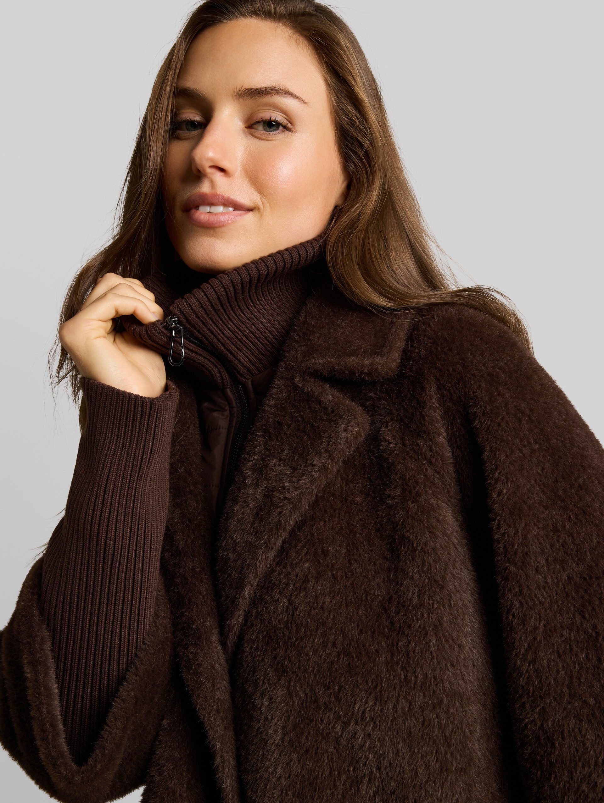 Veste-cape douillette au look 2-en-1 - java dark brown - Vue détaillée du modèle