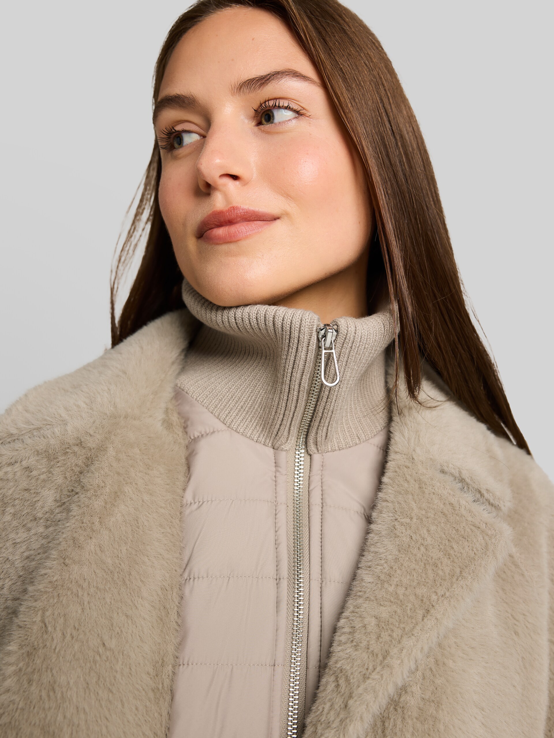 Cosy cape jacket in a 2-in-1 style - soft taupe grey - Detail model view