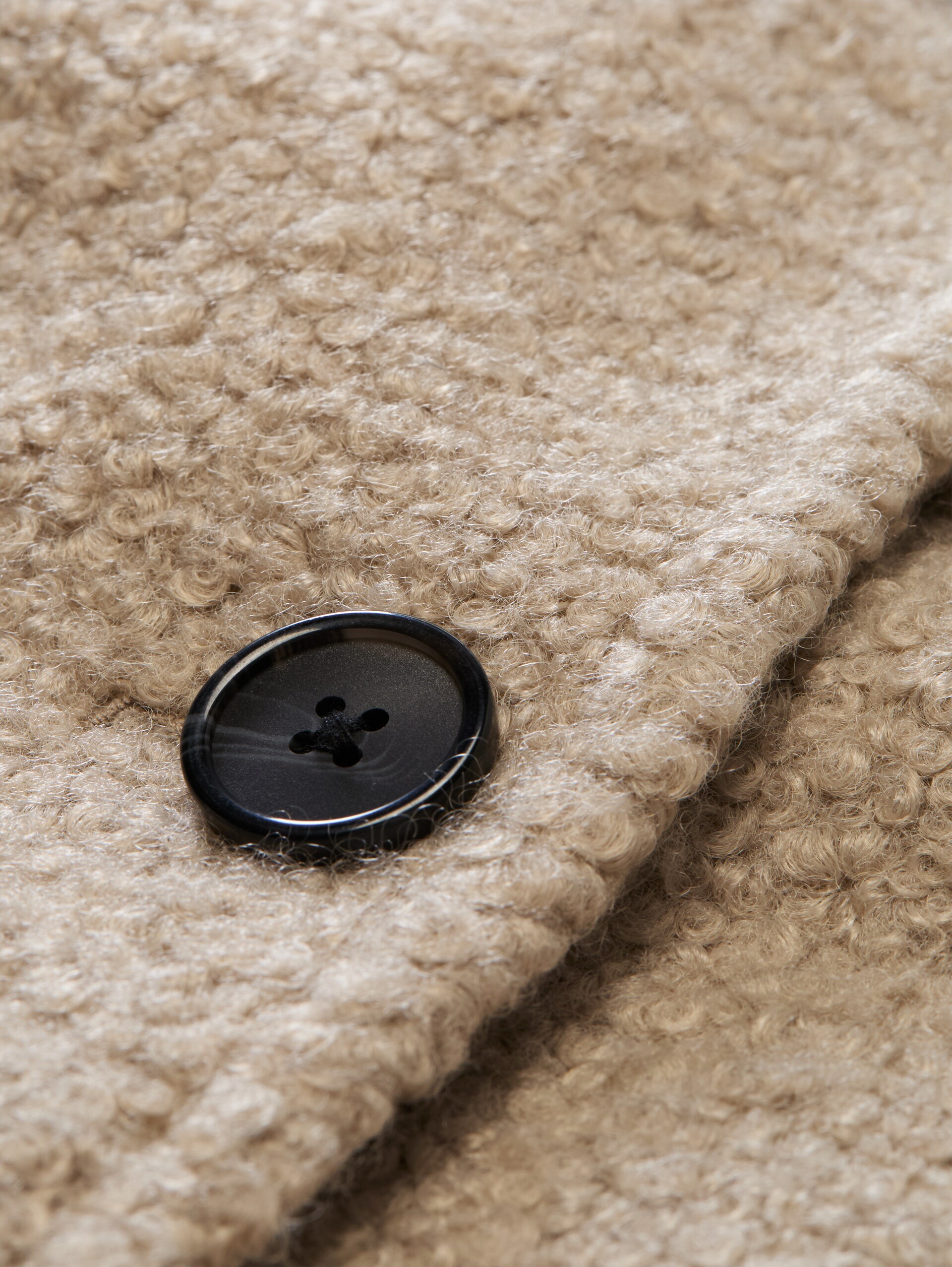 Gezellige capejas in 2-in-1-look - soft taupe grey boucle - Detailaanzicht product