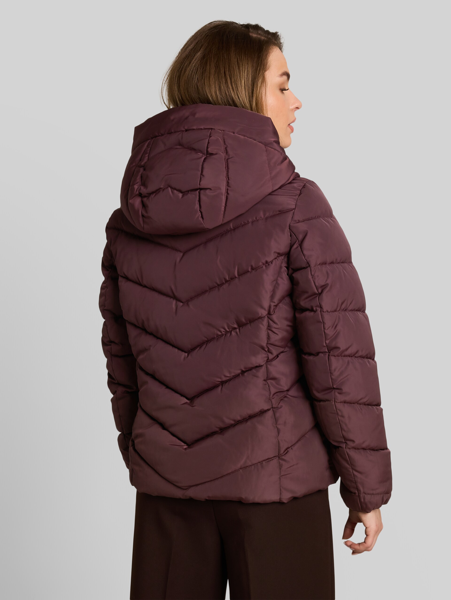 Veste matelassée 2-en-1 avec empiècement amovible - Zinfandel Red - Vue arrière du modèle