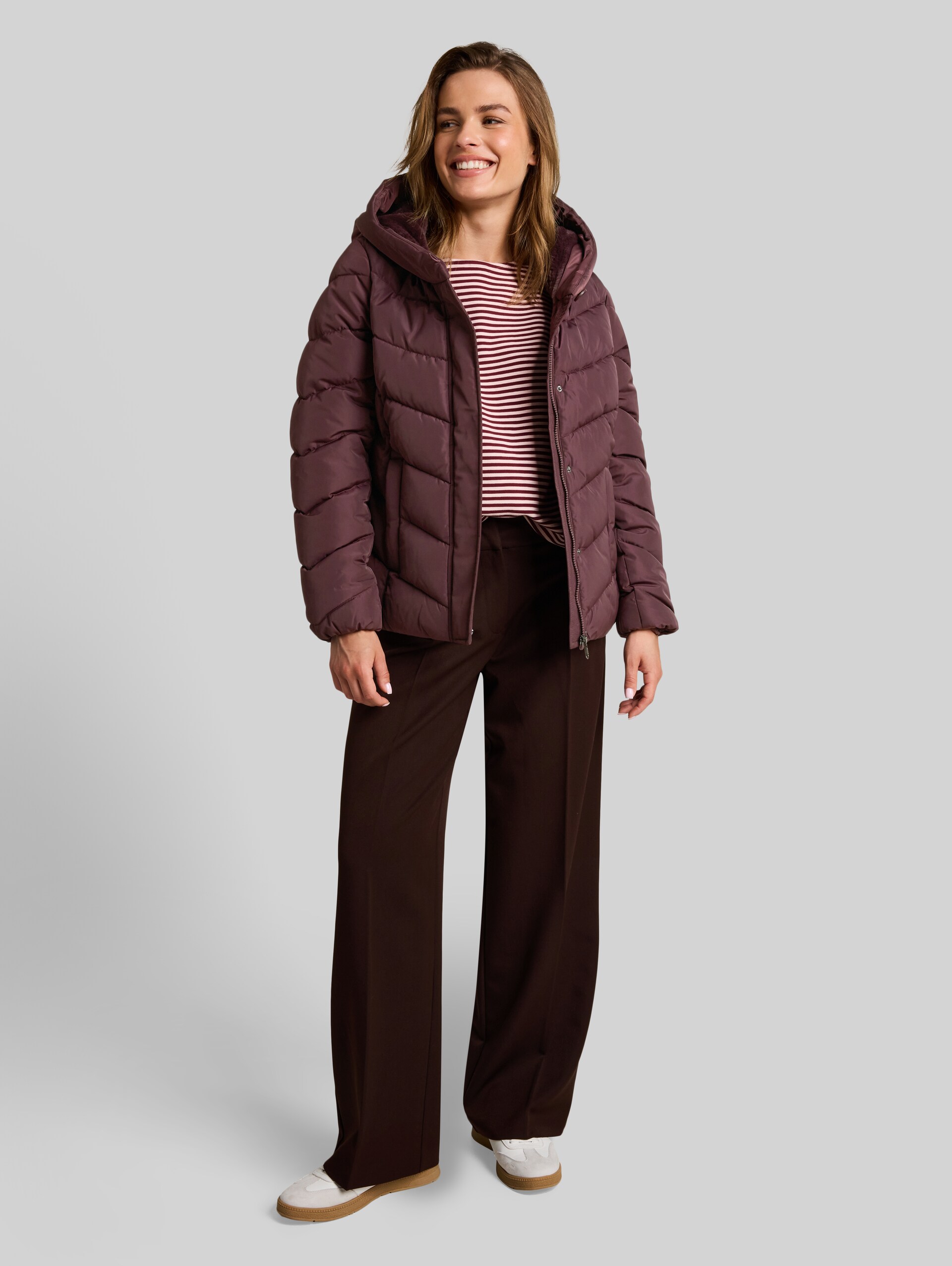 Veste matelassée 2-en-1 avec empiècement amovible - Zinfandel Red - vue latérale du modèle